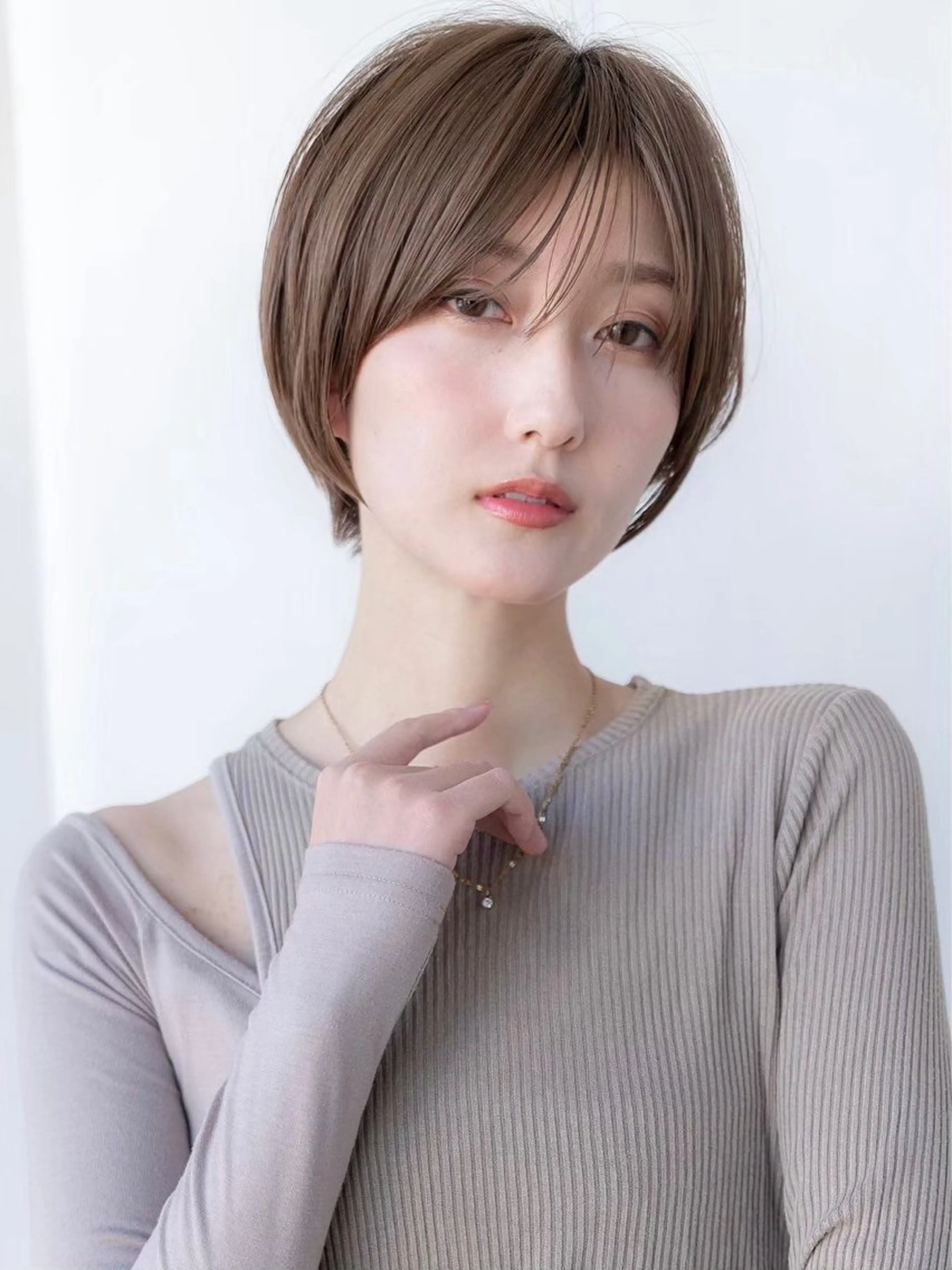 ショート ヘアカラー 🫧艶感カラー/ あいり🤍のヘアスタイル