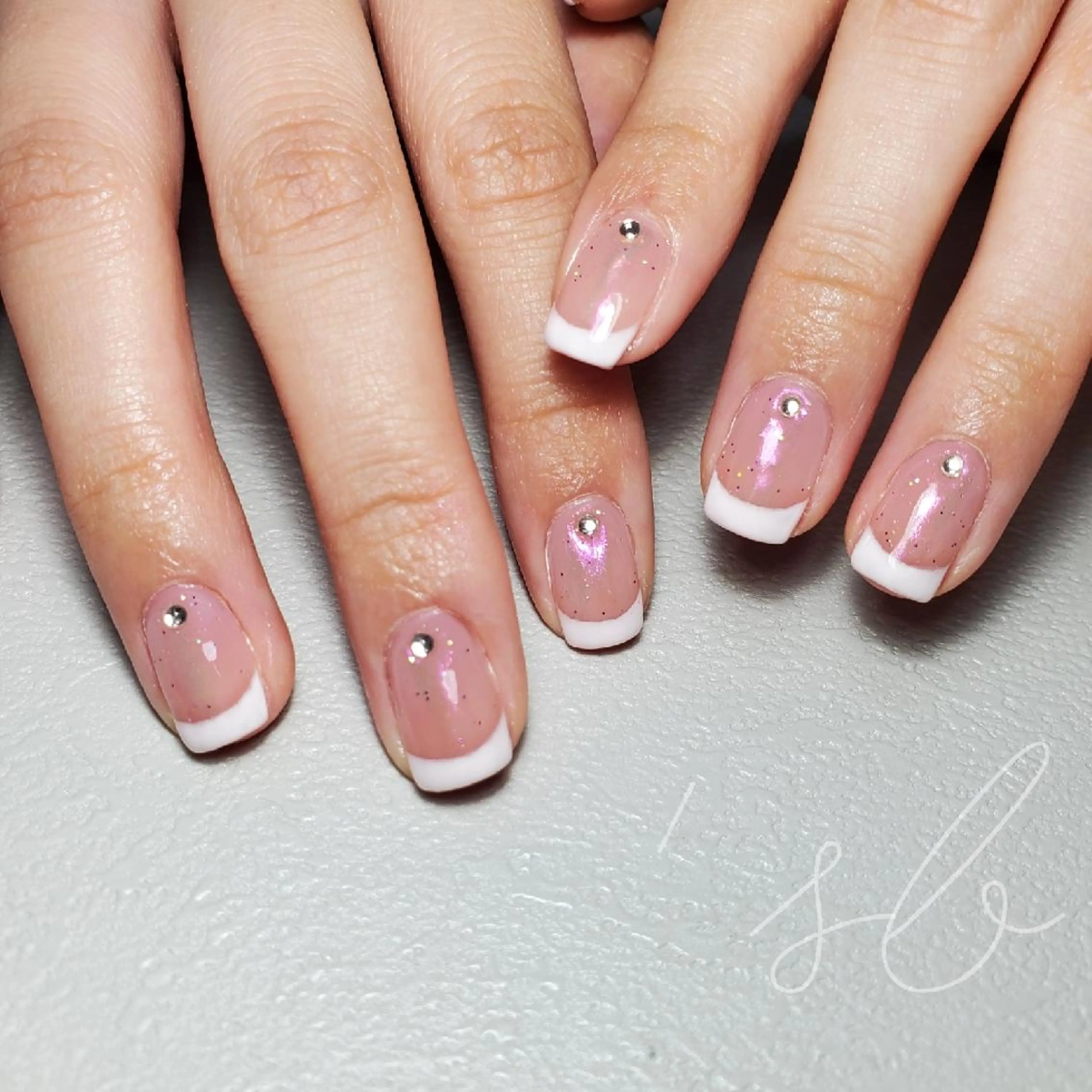 ネイル オーロラネイル ハンドネイル フットネイル nailroom‪ sb‪‪𓈒𓂂𓏸のネイルデザイン