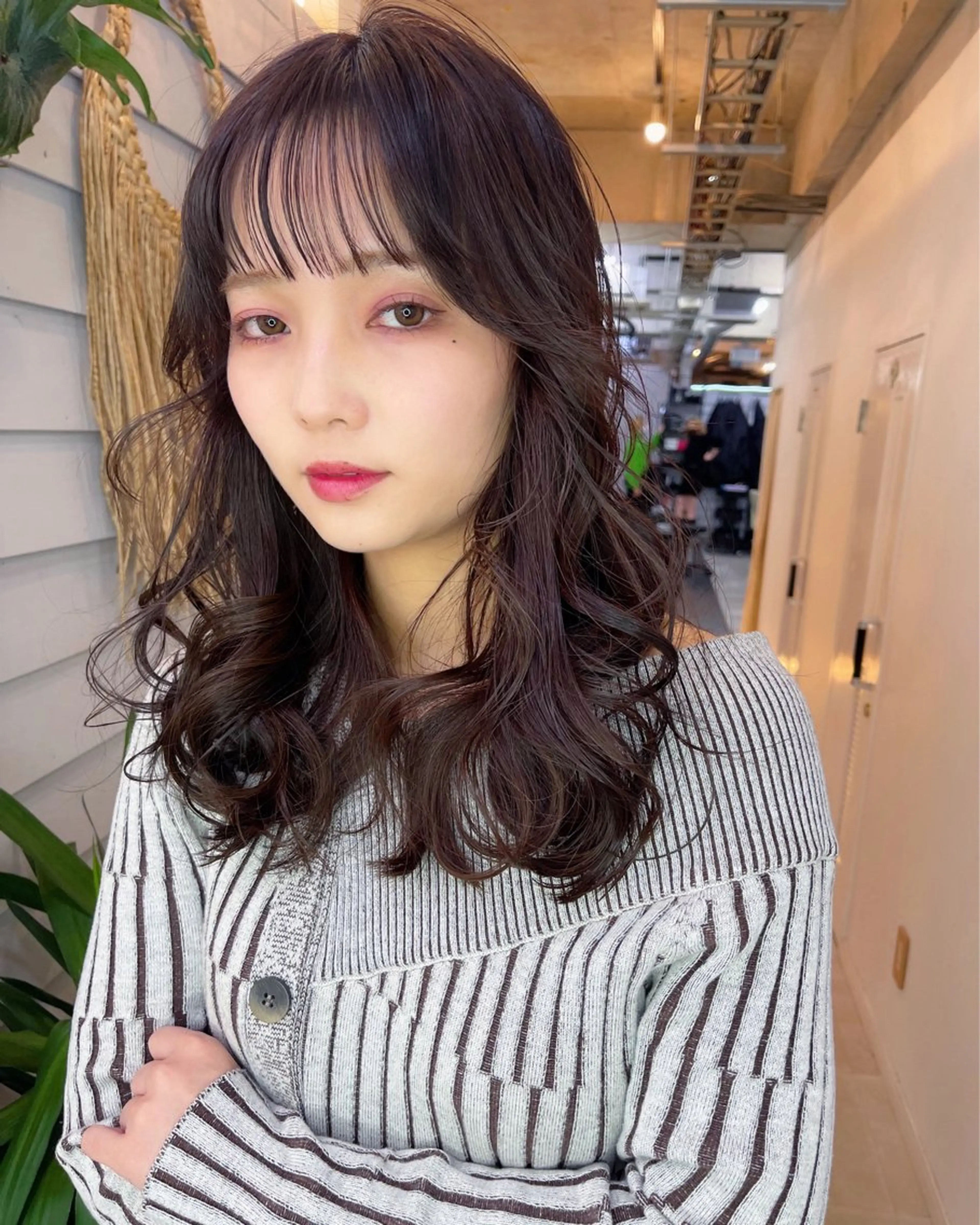 セミロング カラー ラベンダーカラー レイヤーカット カット ヘアカラー トリートメント AiM 大名　似合わせカットのヘアスタイル