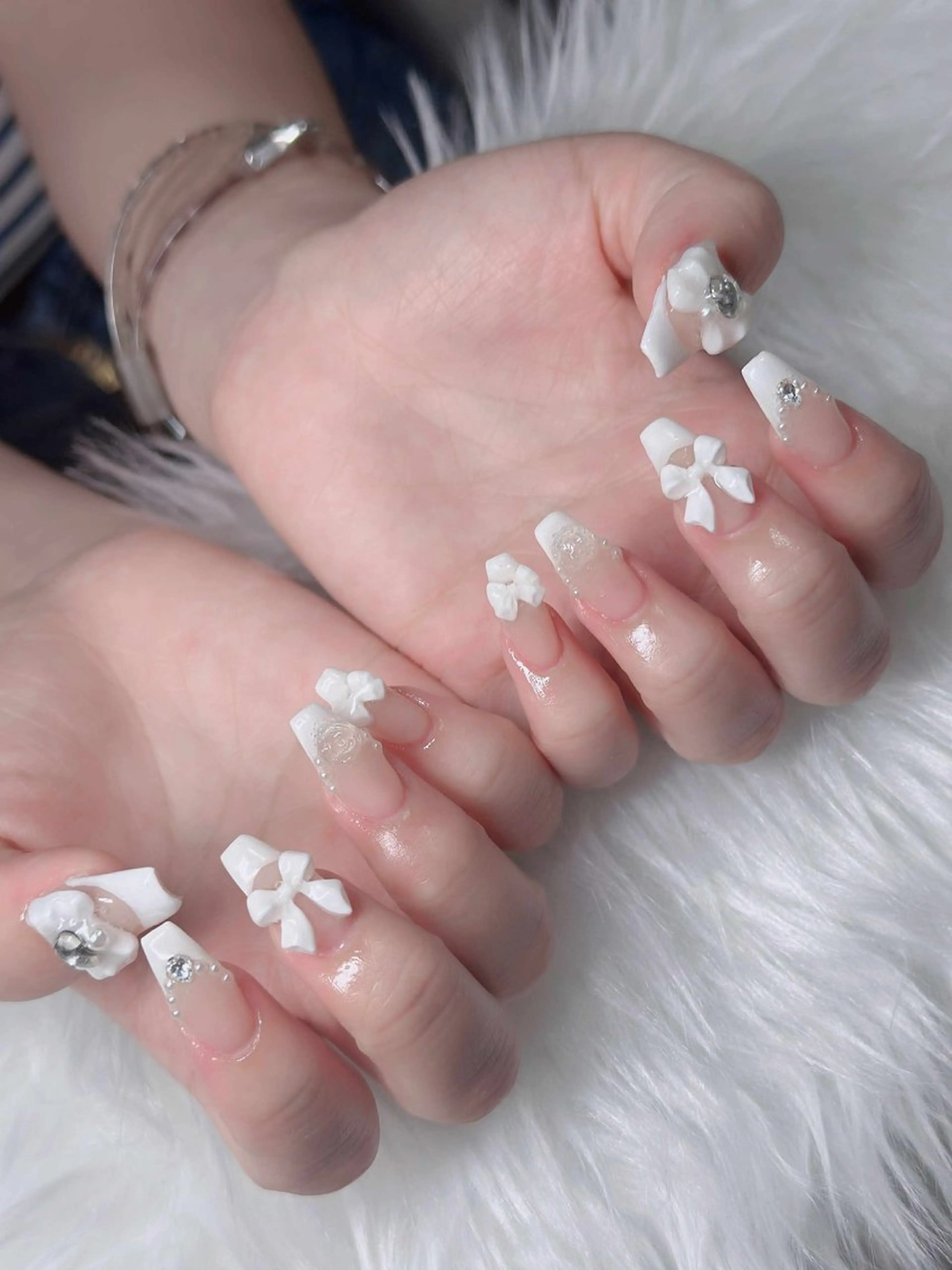 ネイル フレンチネイル ジェルネイル ガラスフレンチ ハロウィン ハート H.baby Nail Salonのネイルデザイン