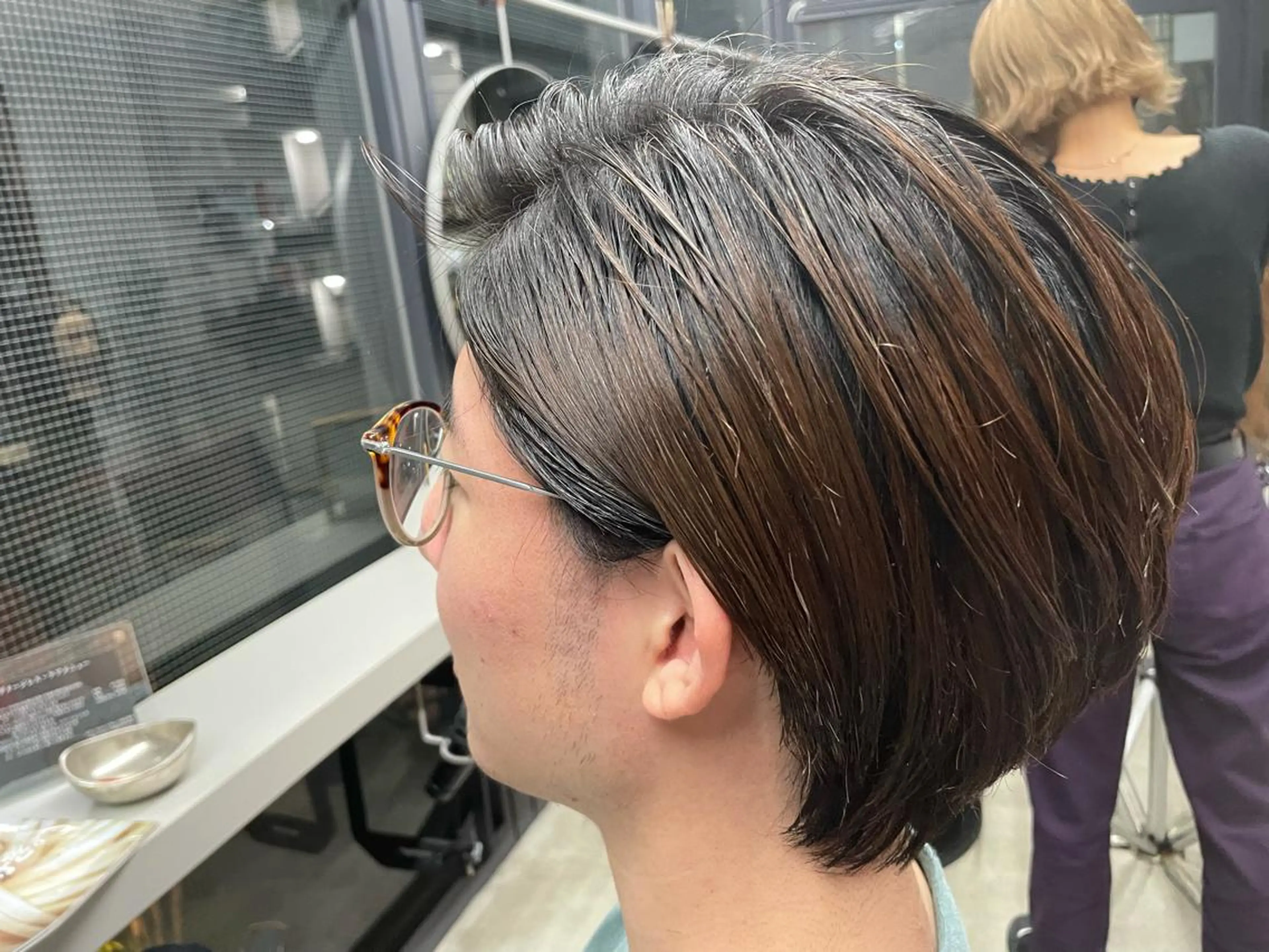 ショート やすだ しおりのヘアスタイル