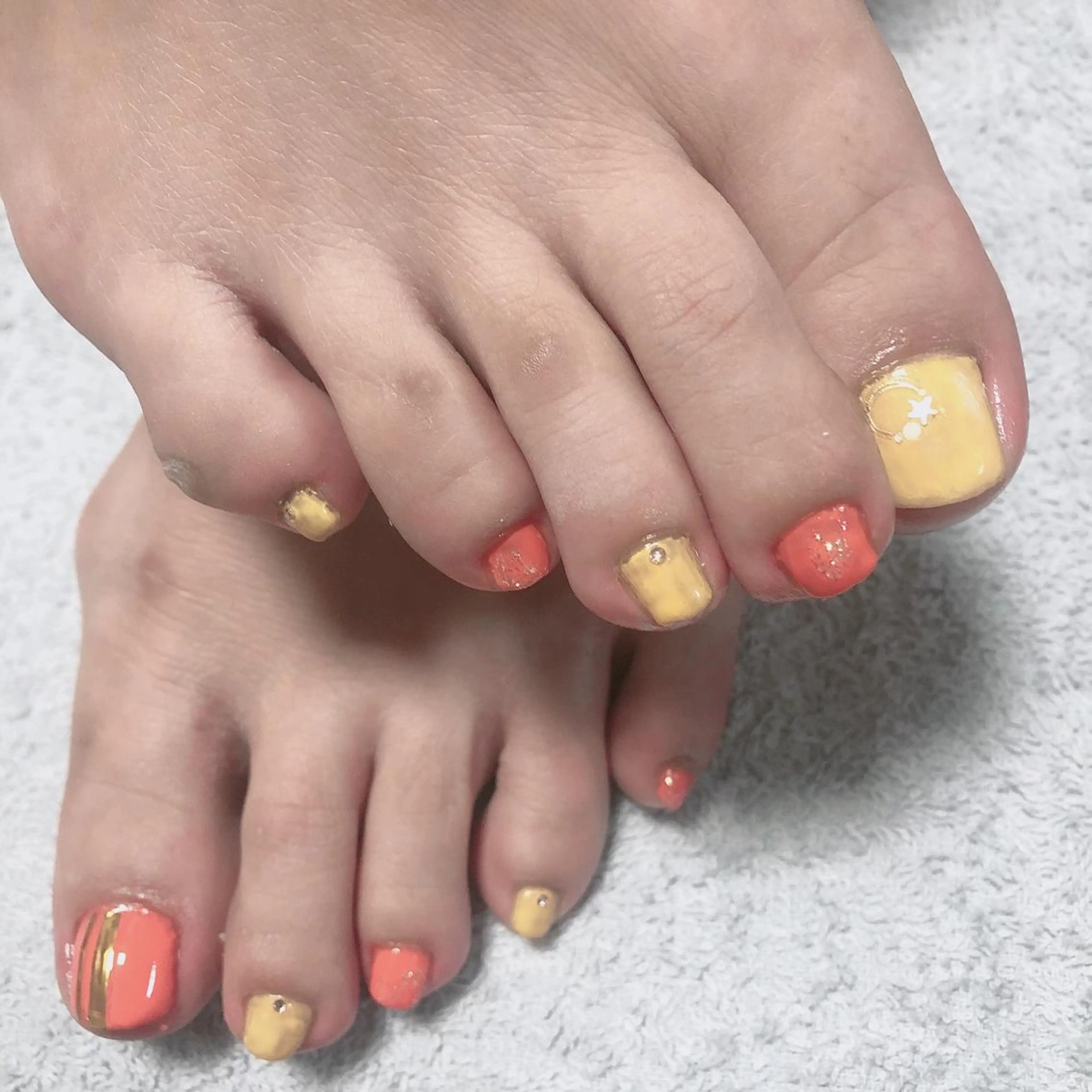 ネイル フットネイル 結城 怜菜のネイルデザイン