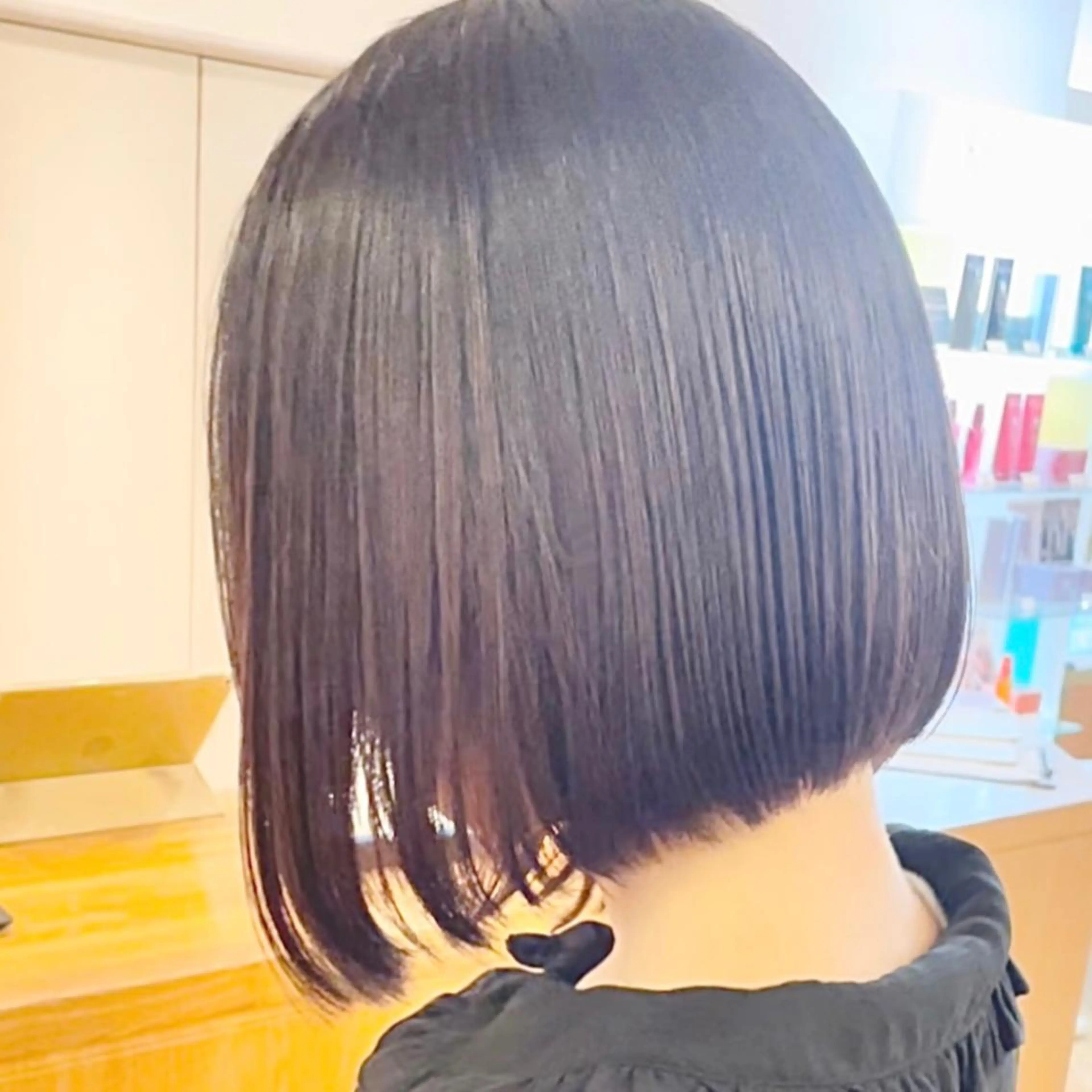 ミディアム カラー ヘアアレンジ キッズ 切りっぱなしボブ アッシュ ラベンダーカラー ラベンダーアッシュ ボブ カット ヘアカラー トリートメント さわ きょうすけ/ ボブ髪質改善ショートのヘアスタイル