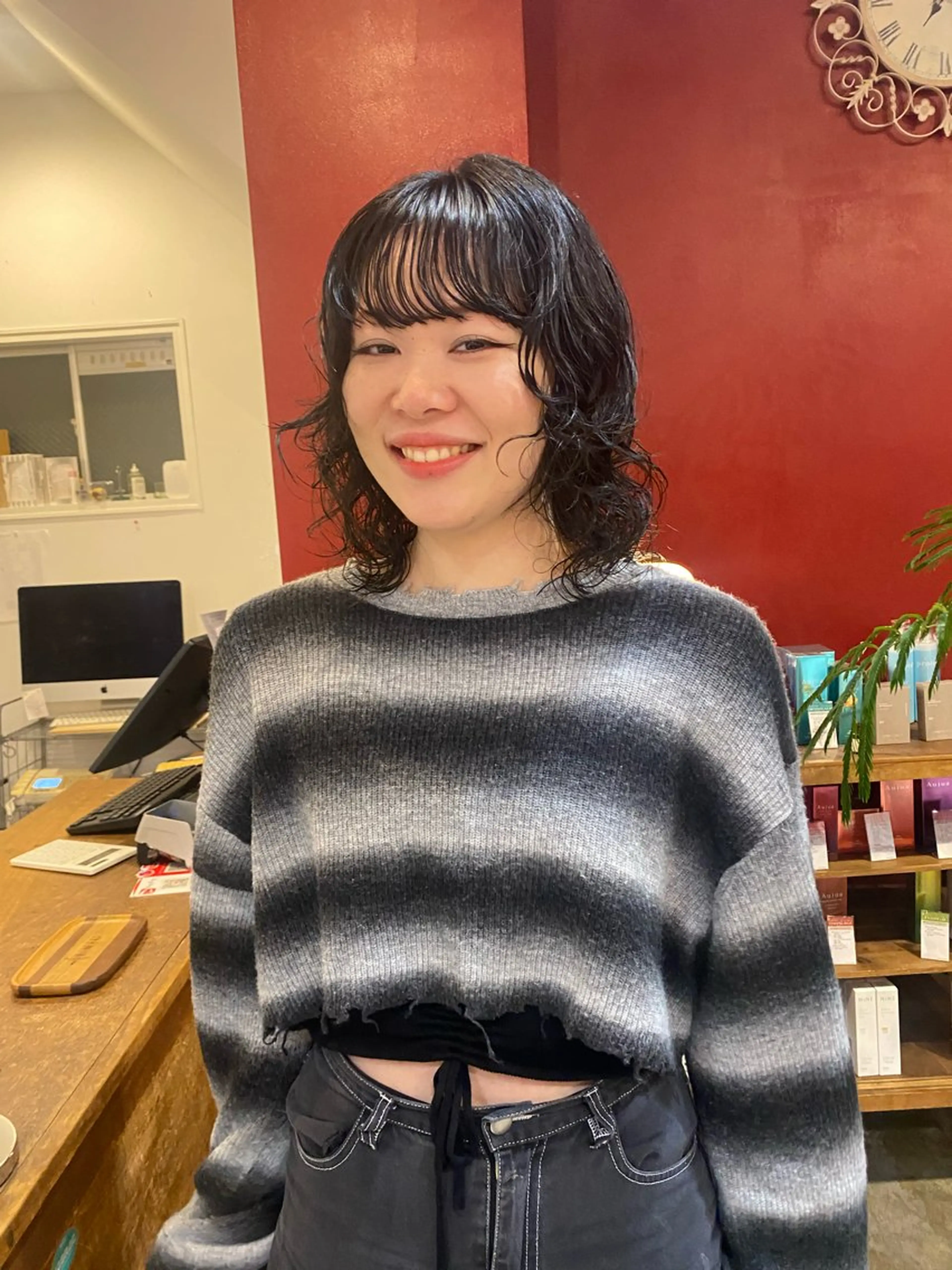 ミディアム パーマ 小日向 沙織のヘアスタイル