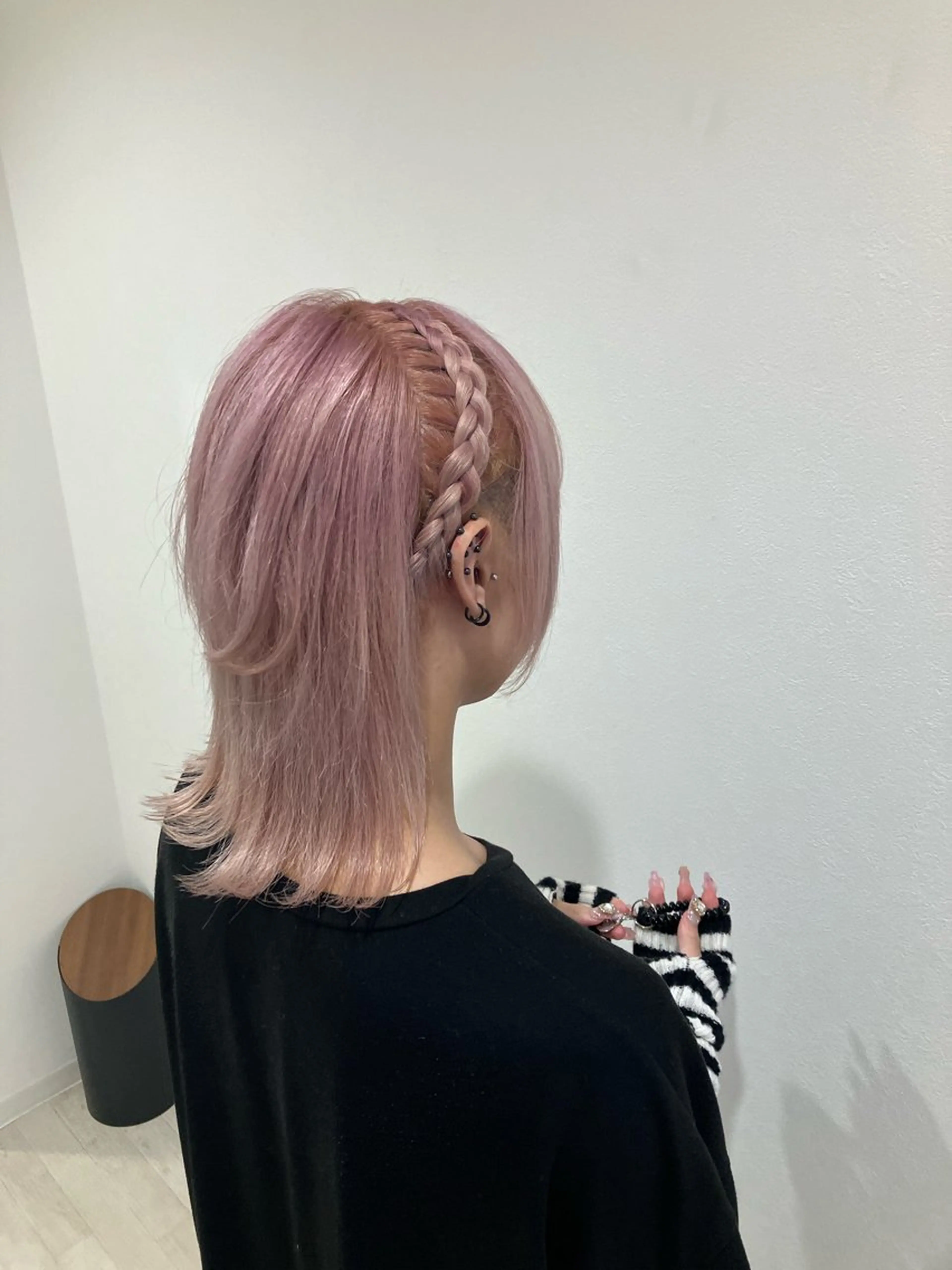 ミディアム カラー ヘアカラー Re:st所属・Miyavi/カラー ショートボブのヘアスタイル