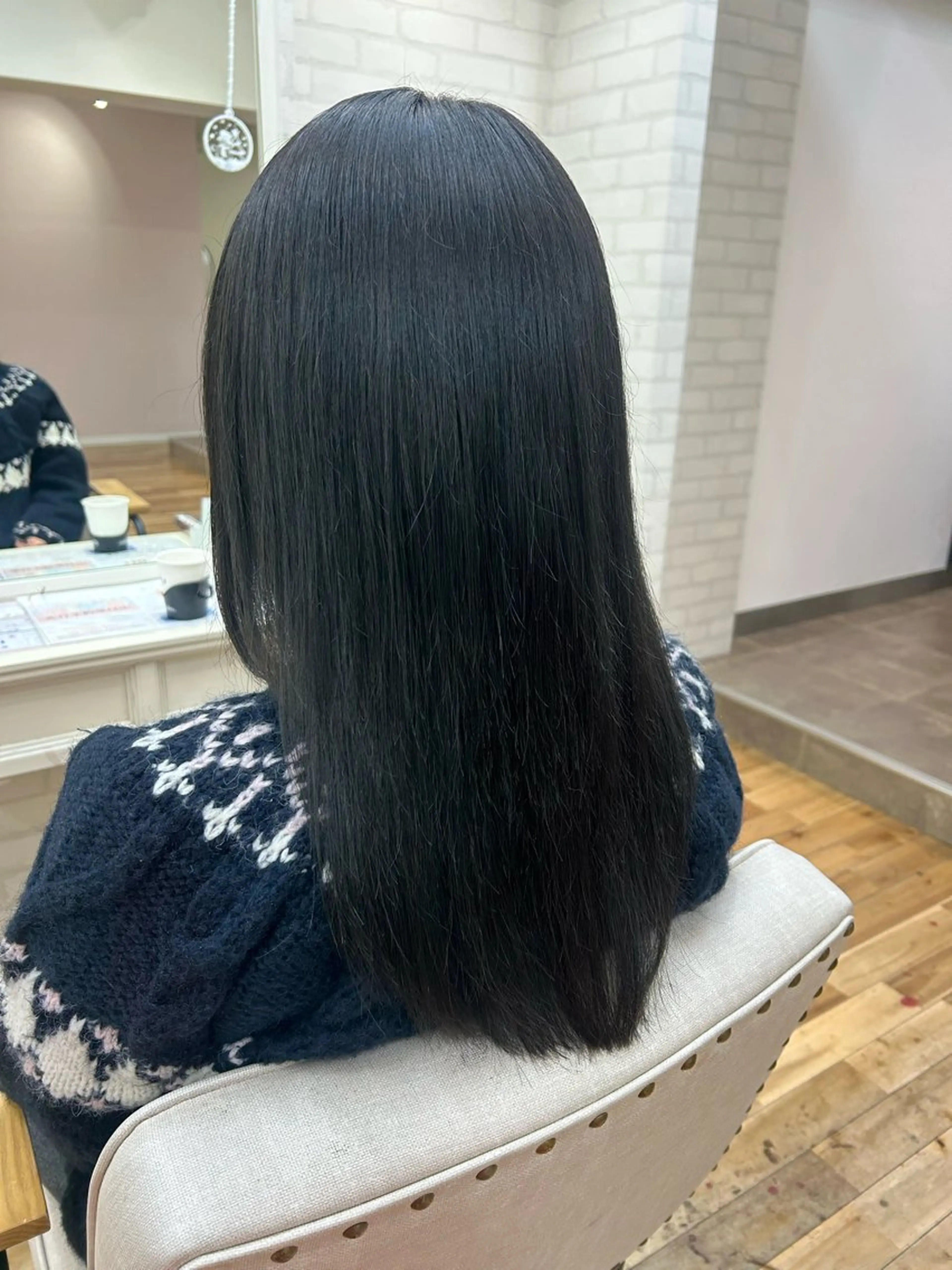 セミロング カット ヘアカラー トリートメント 透明感カラー/牧内 楓/インナーカラーのヘアスタイル