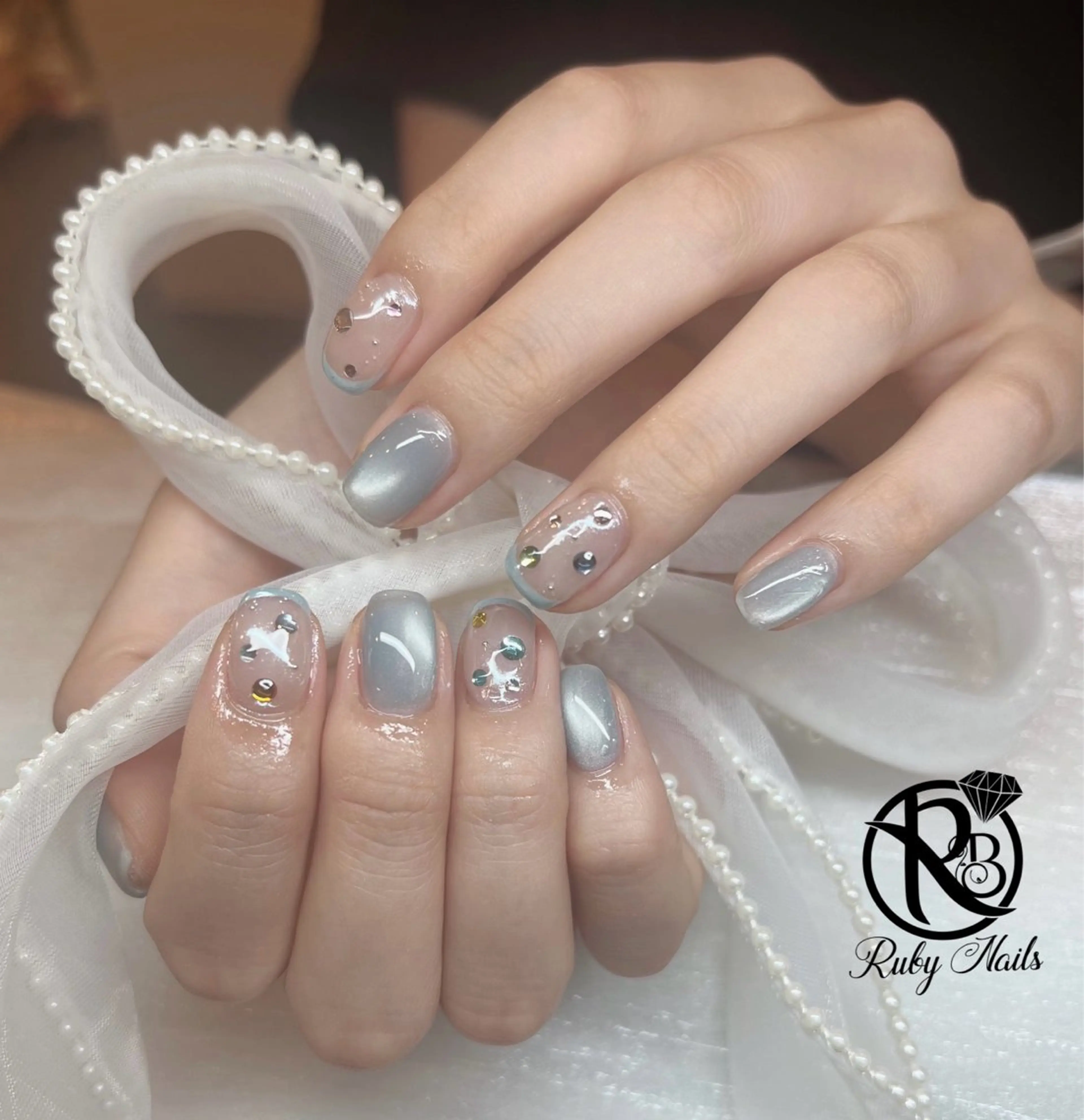 ネイル キラキラネイル 韓国ネイル 水色 マグネットネイル ニュアンスネイル ハンドネイル RUBY Nail 日暮里店のネイルデザイン