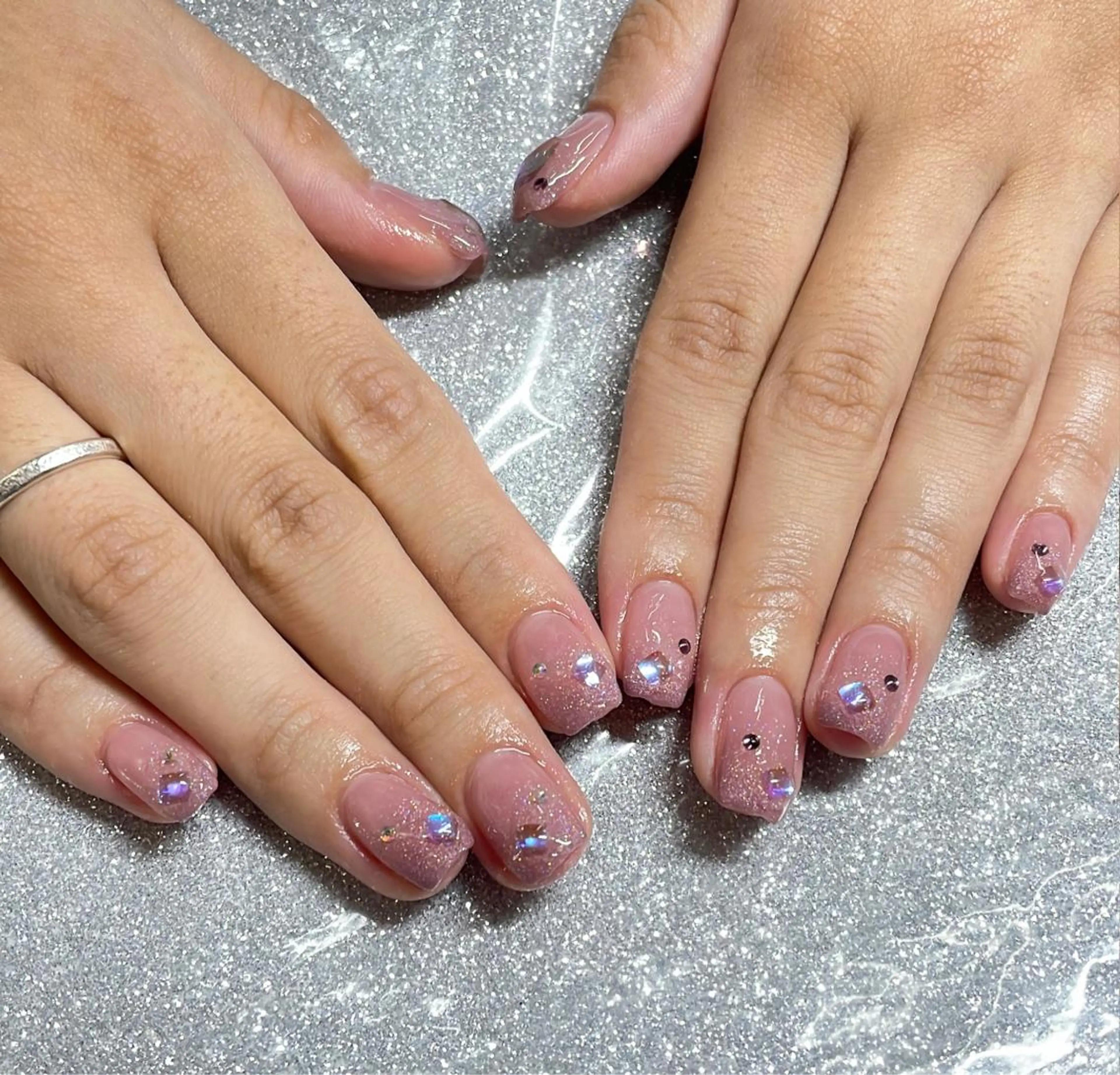 ネイル ハンドネイル VIERU 🌈🎀💖のネイルデザイン