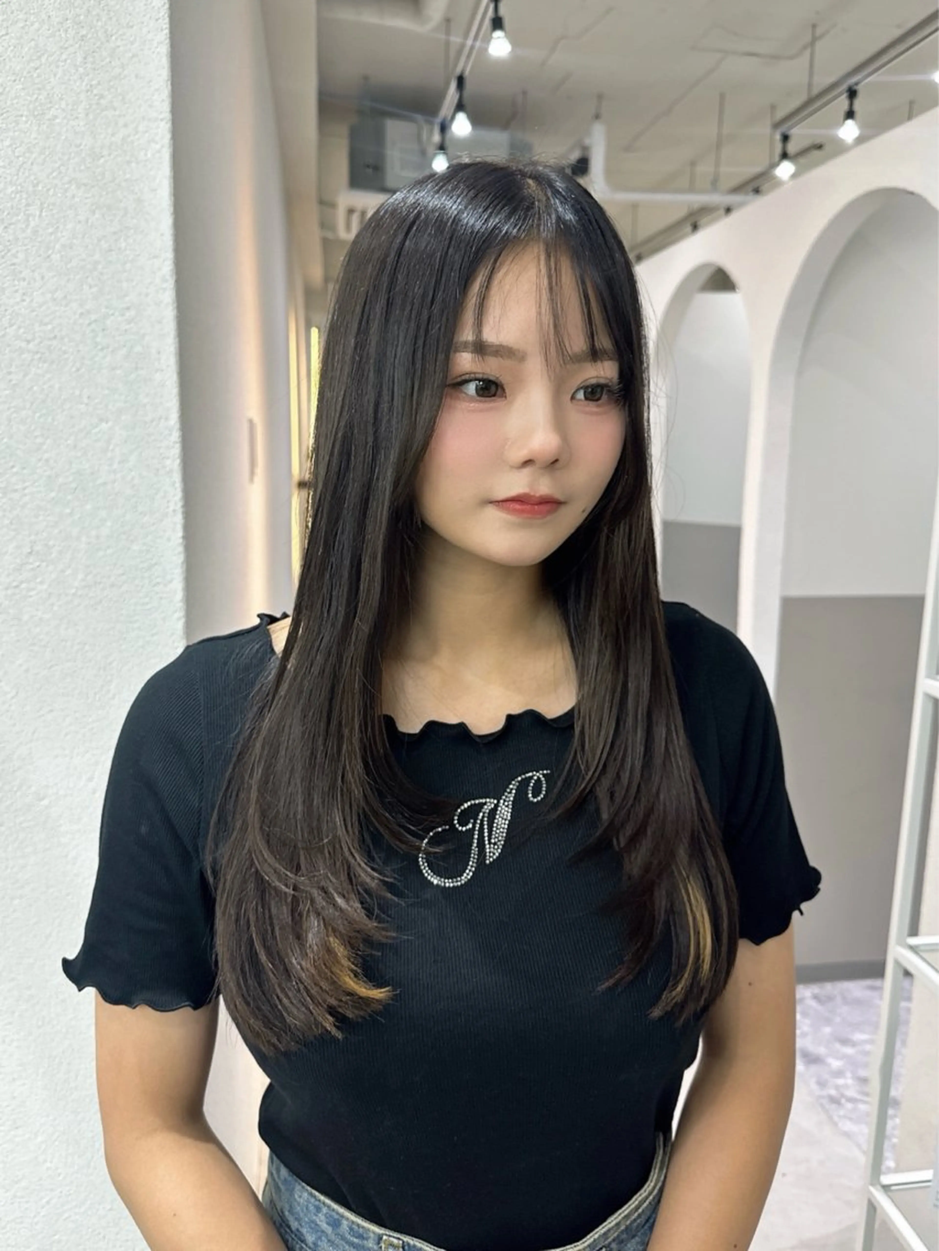 セミロング 韓国レイヤー透明感 カラーヨウスケのヘアスタイル