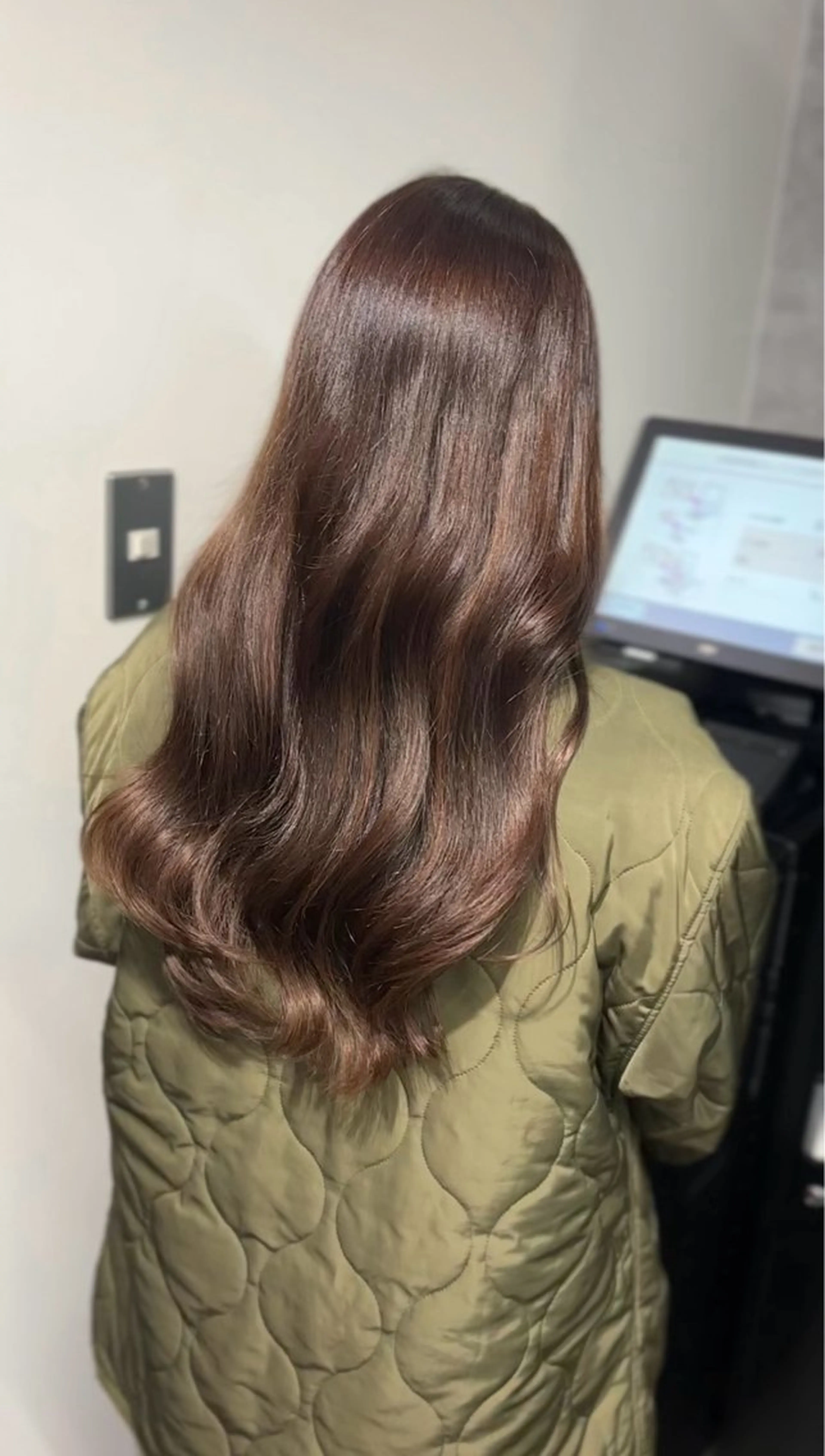 ロング カラー ヘアカラー エクステ シールエクステ/ 美髪カラー/茉央のヘアスタイル