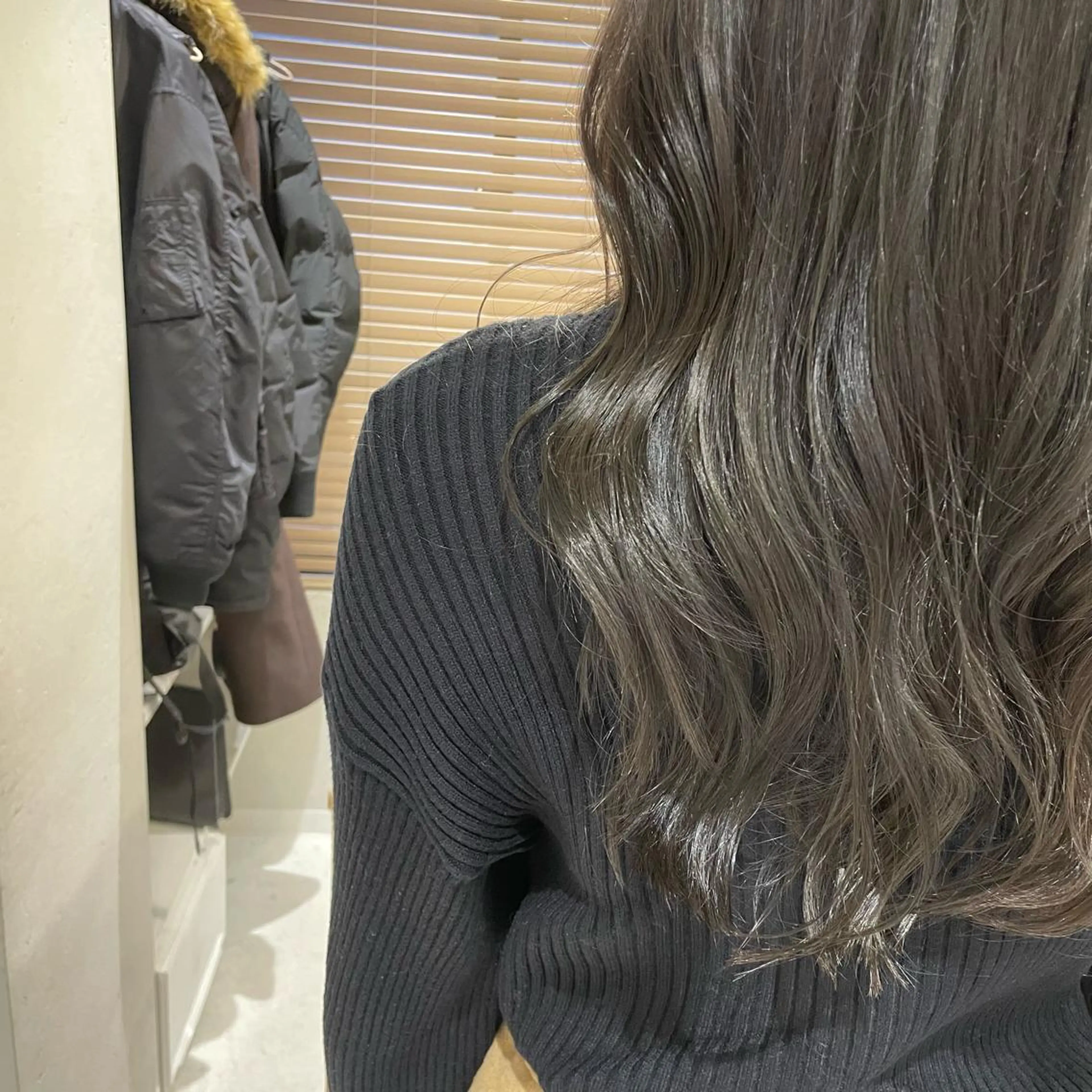 ロング カラー カット ヘアカラー トリートメント 外山 実咲のヘアスタイル