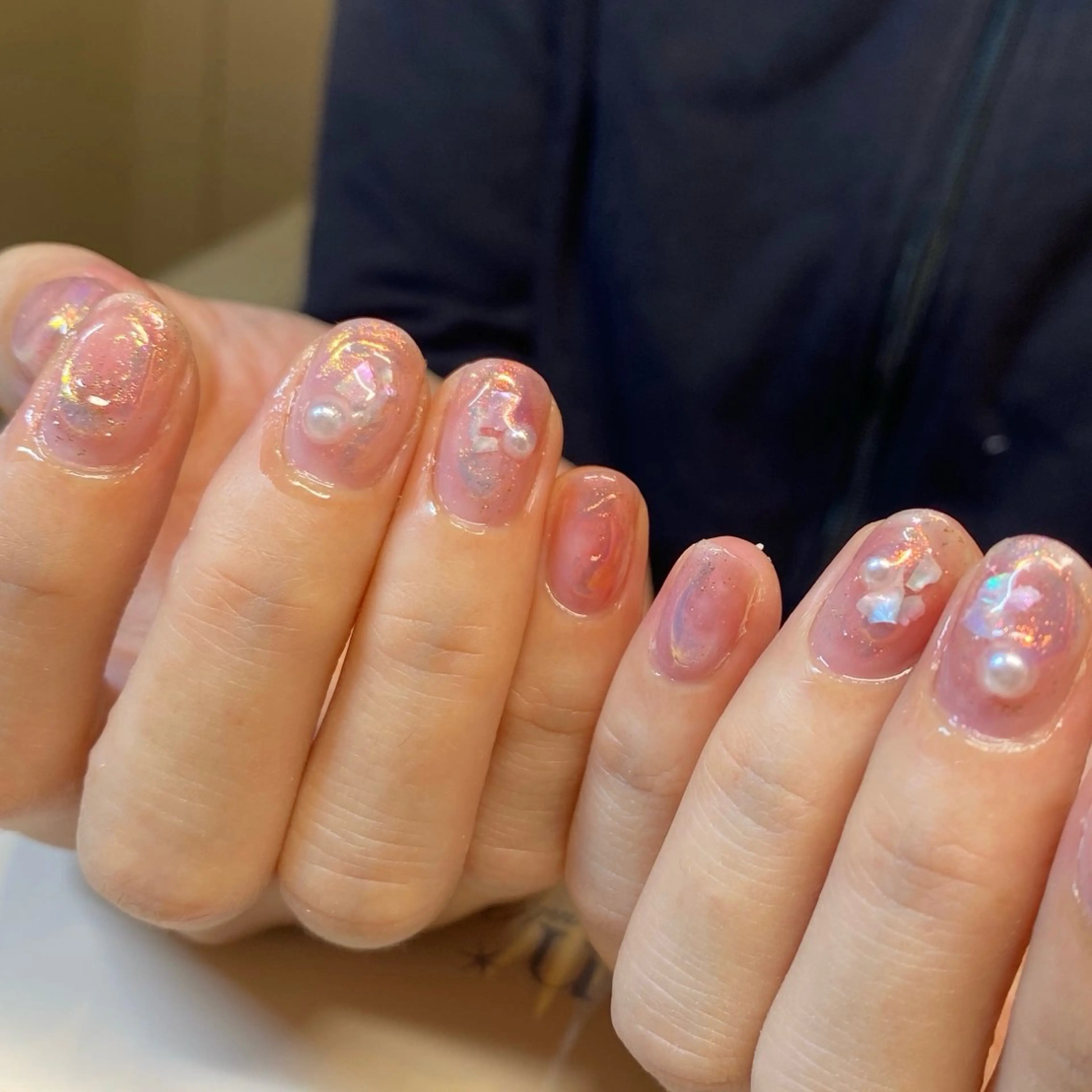 ネイル チークネイル 氷ネイル・うるうるネイル 韓国ネイル ニュアンスネイル ピンク amuse 手書きニュアンスのネイルデザイン