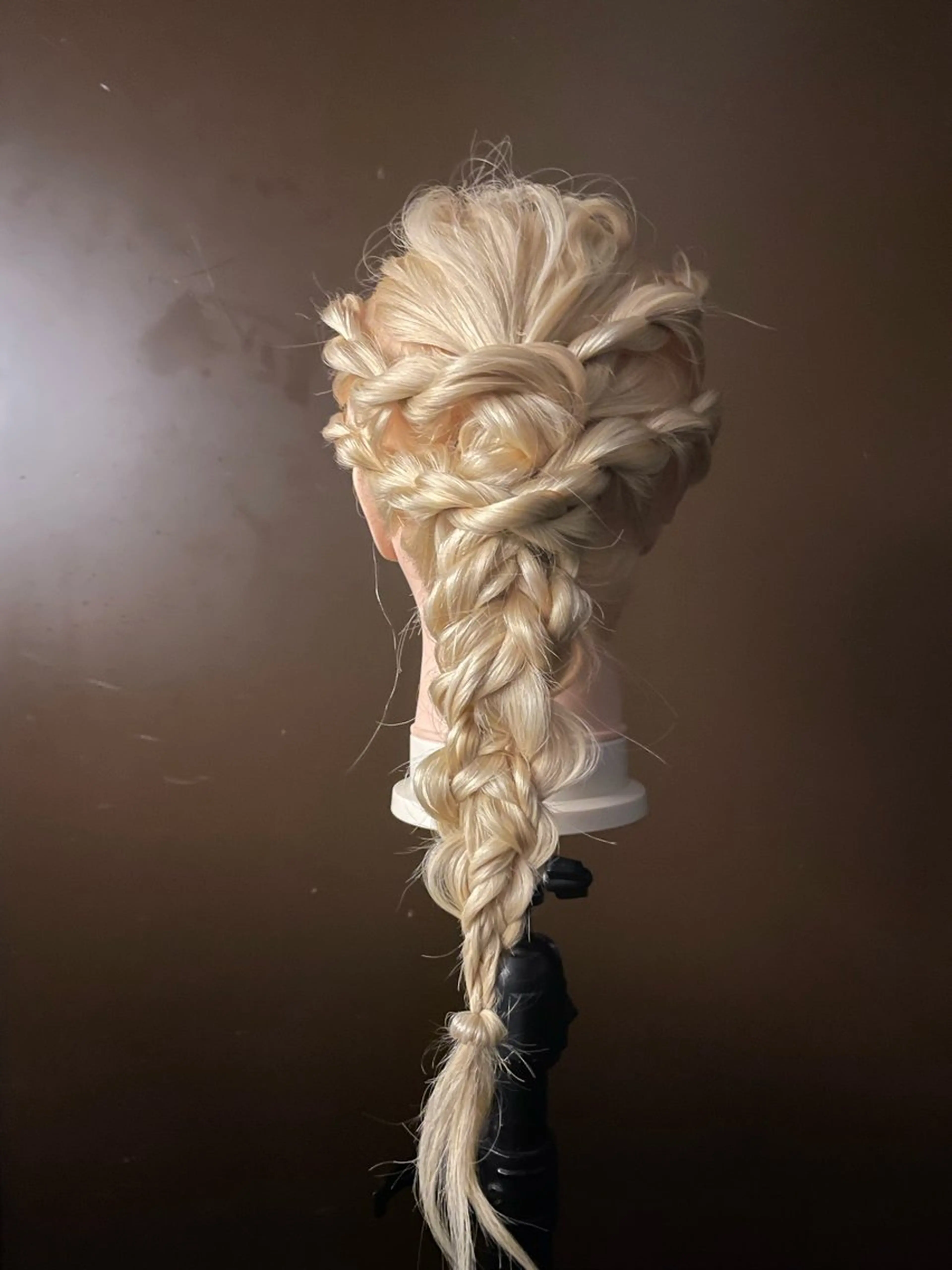 セミロング ヘアセット 青木 美樹の眉毛・アイブロウイメージ