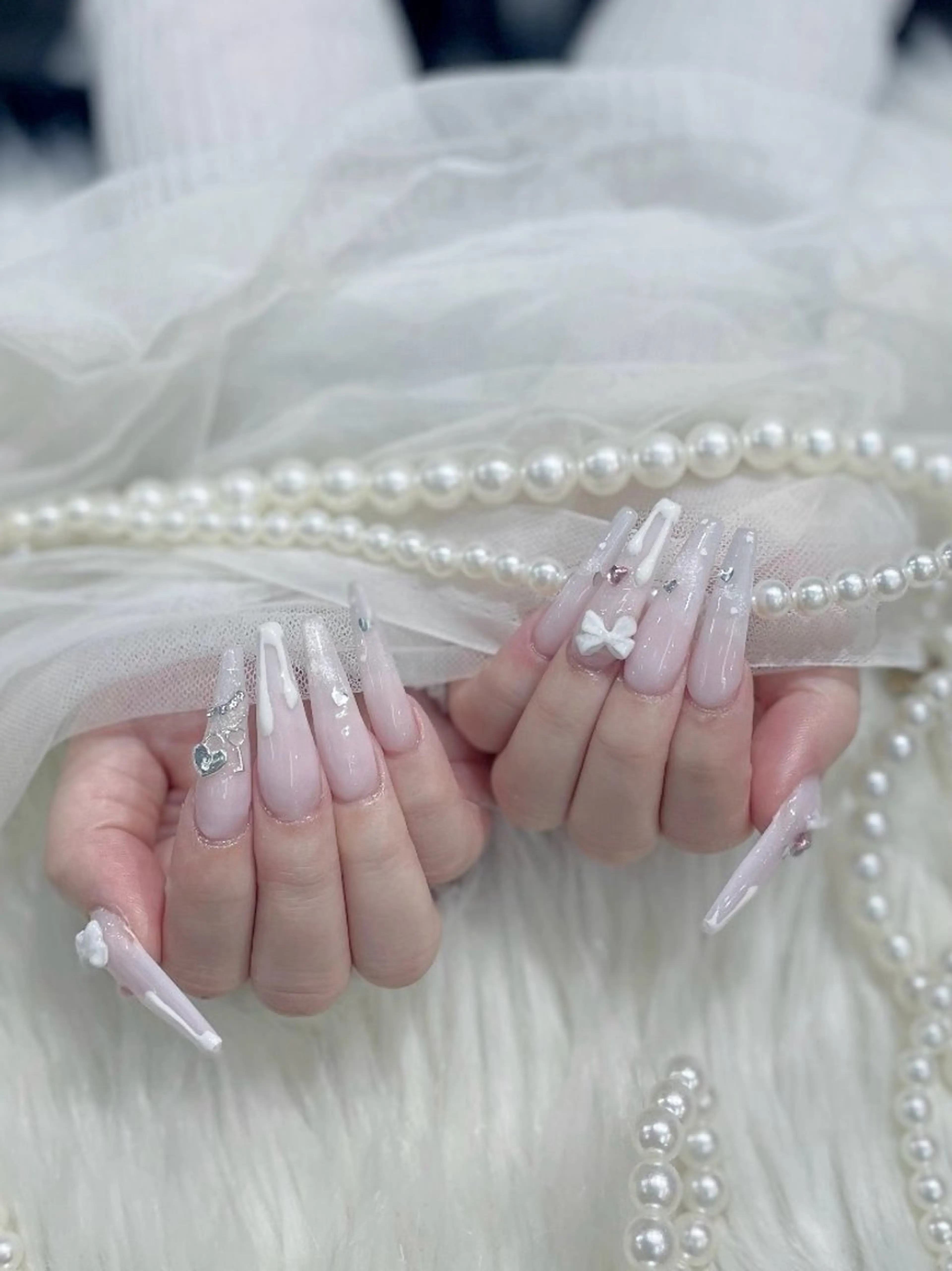 ネイル バレンタイン ホワイト ベスティオーラ所属・ベスティオーラ 花香のネイルデザイン