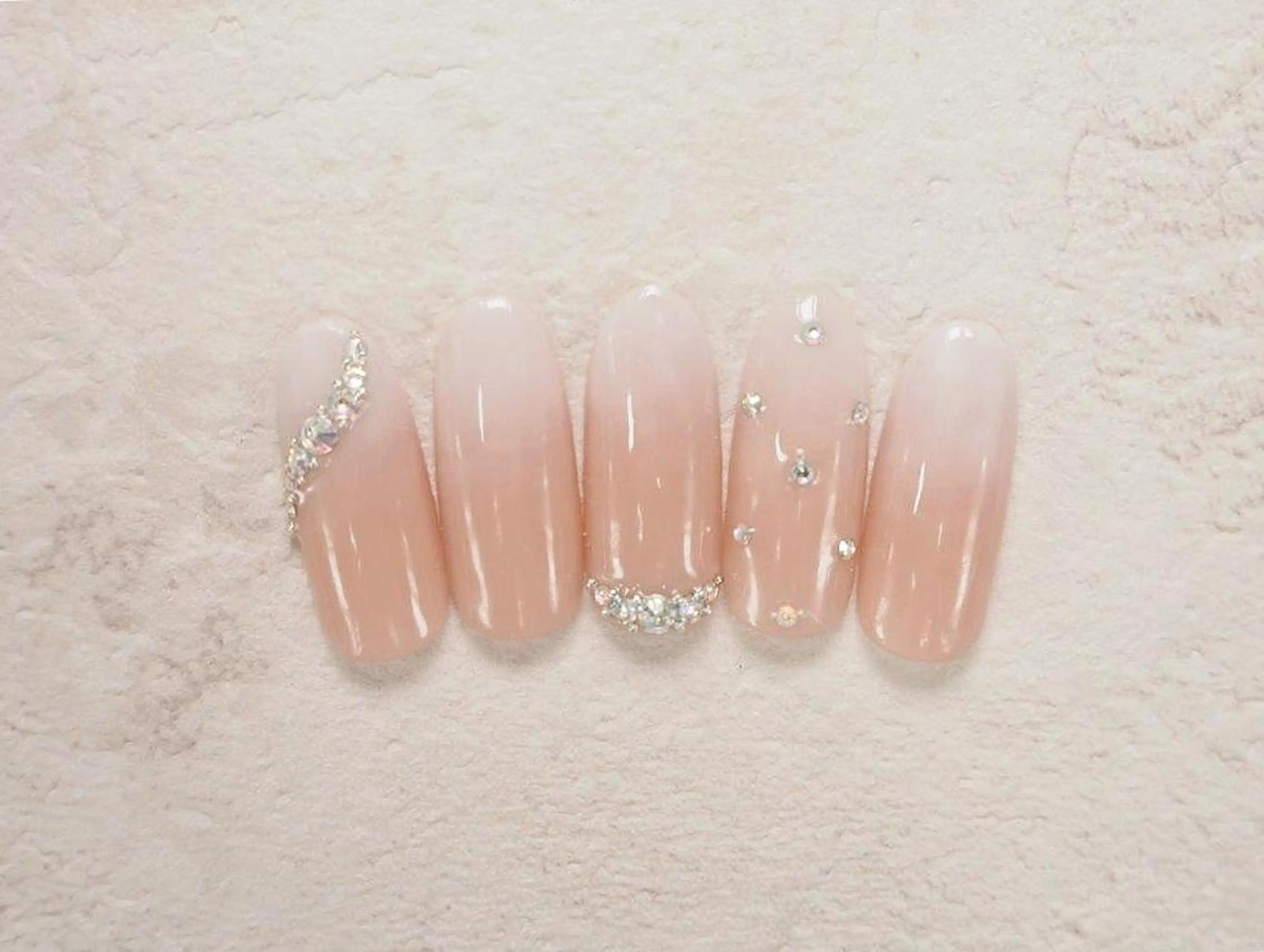 ロング ネイル NailBeauty コルンのネイルデザイン