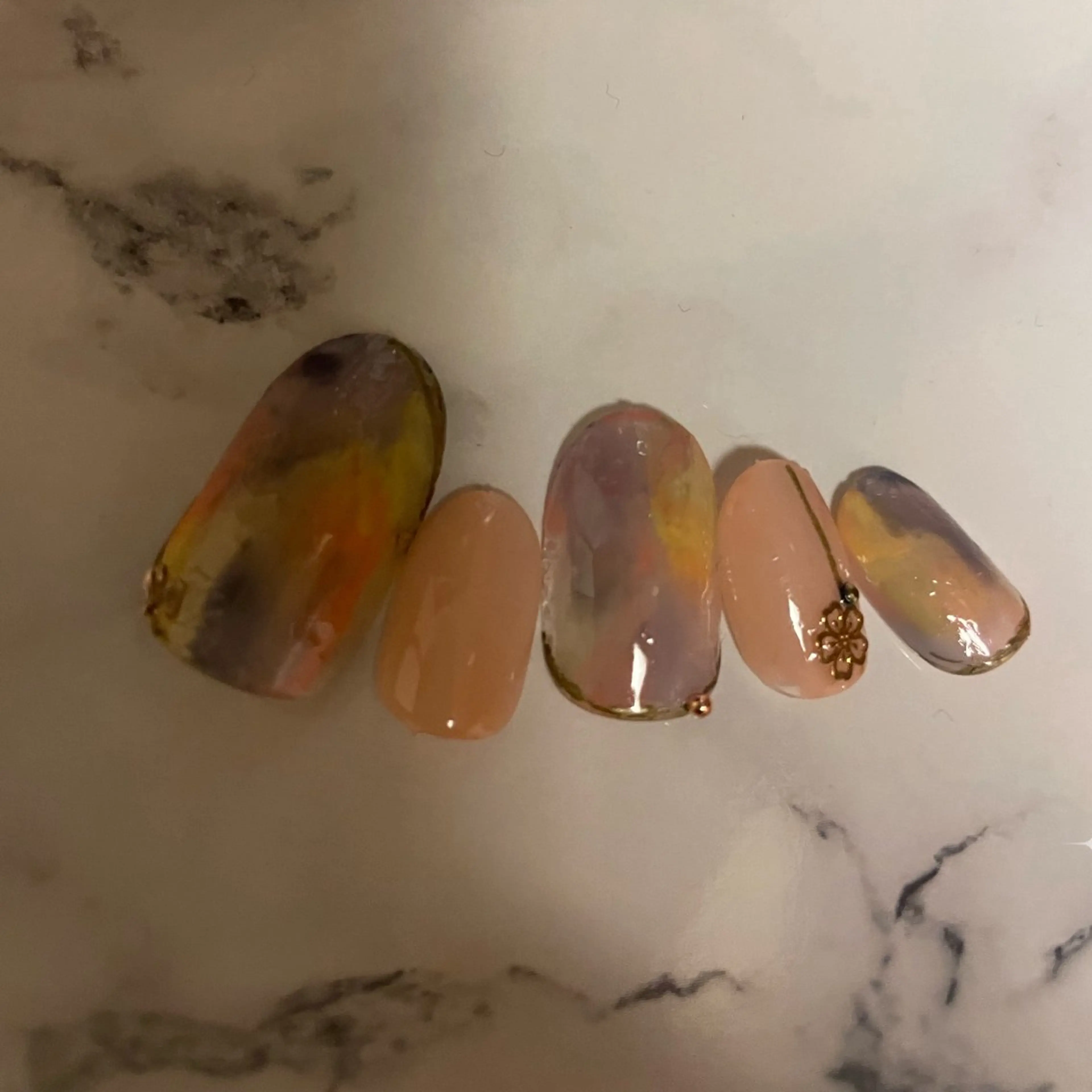 ネイル フラワーネイル ゴールド ニュアンスネイル 春ネイル NAIL★M 真紀のネイルデザイン