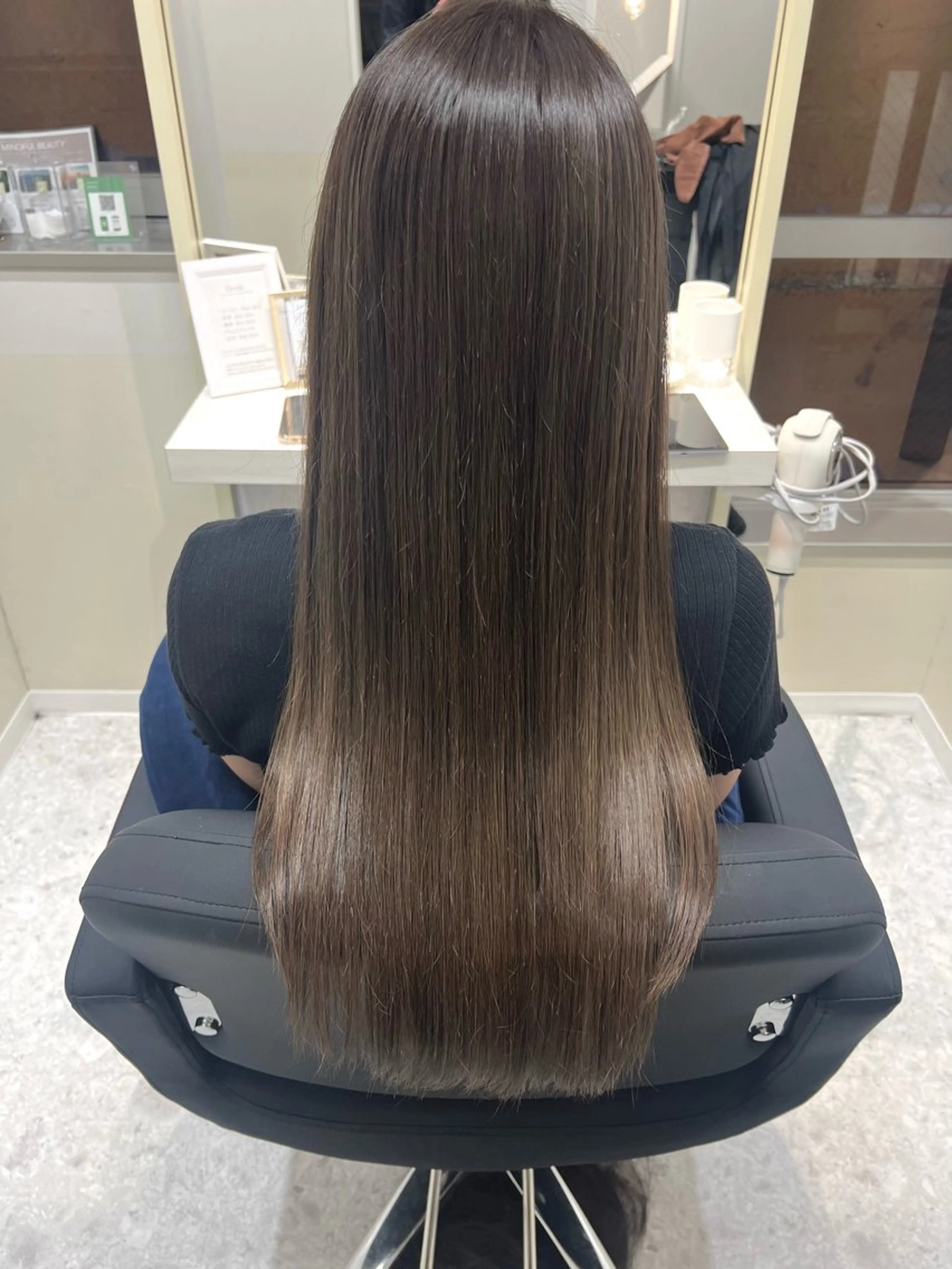 🩵カット+髪質改善高発色アディクシーカラー+超音波COTAプレミークトリートメント🩵(再来様は別途指名料500円)の写真