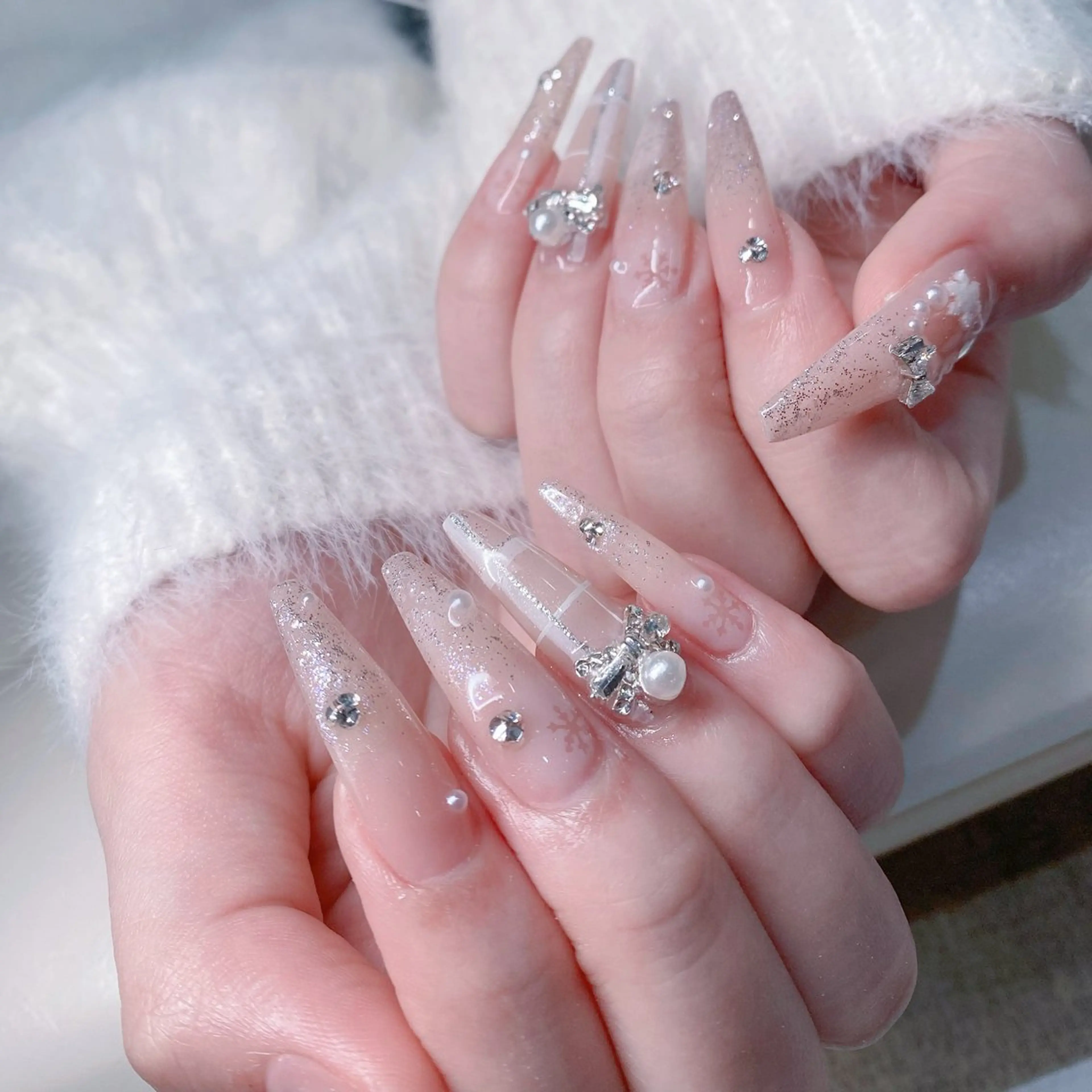 ネイル オーロラネイル ブルー チークネイル 長さ出し フットネイル ハンドネイル Momo チップ長さ出し専門店のネイルデザイン