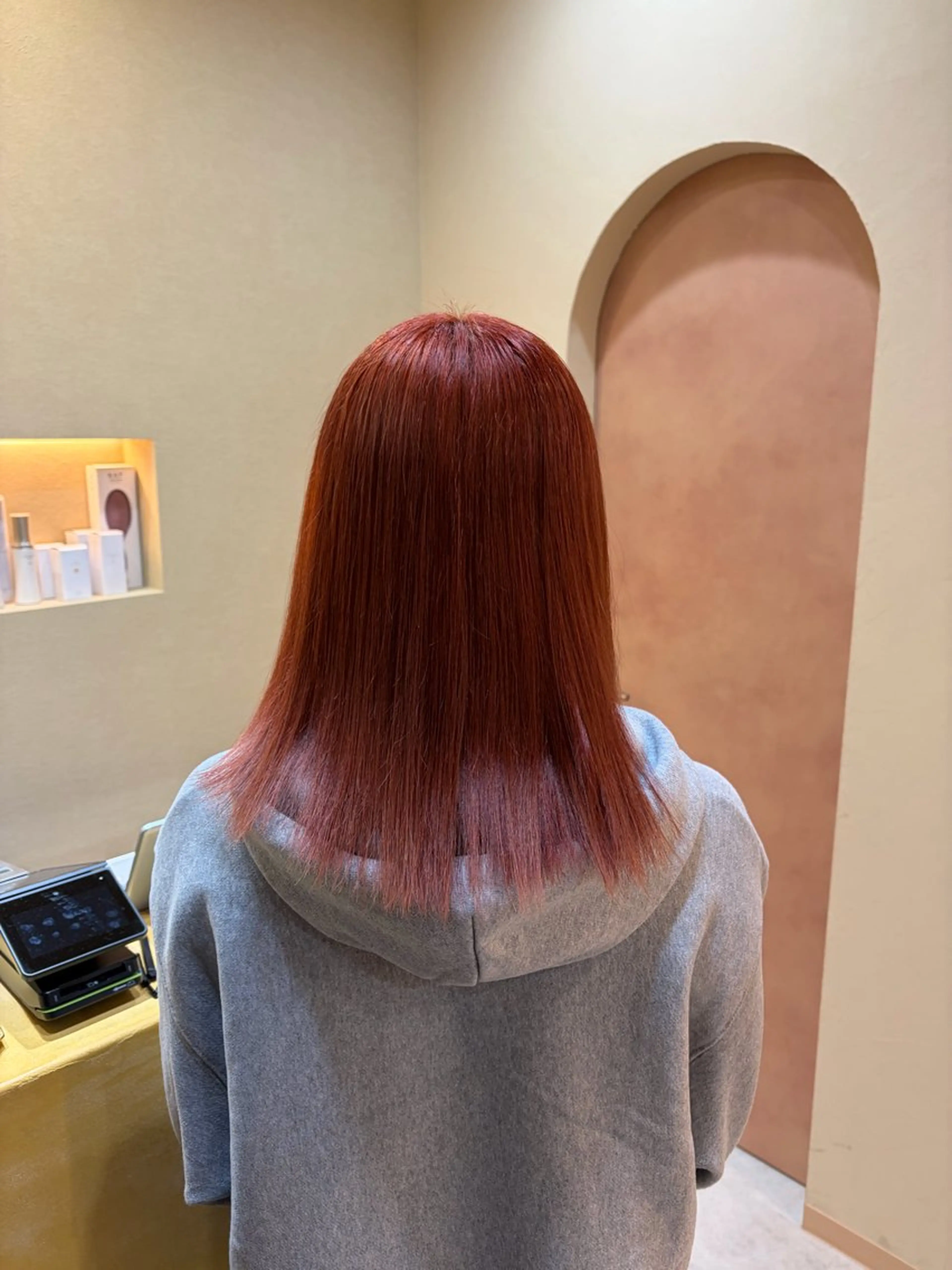 セミロング カラー ピンクカラー レッドカラー ヘアカラー 北村 隼規のヘアスタイル