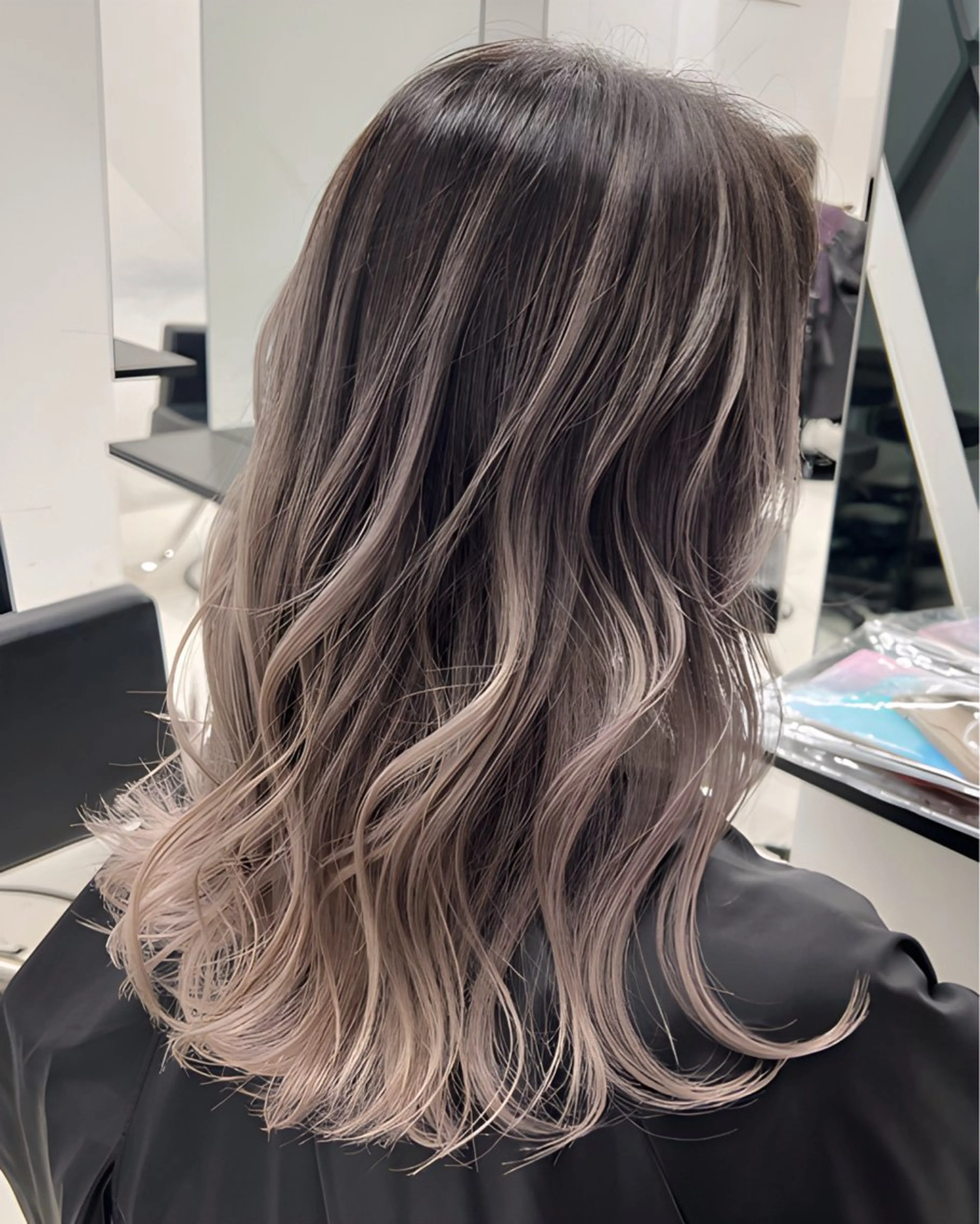 ロング カラー バレイヤージュ ブリーチ ケアブリーチ ダブルカラー ハイライトカラー Rikuto/原宿 /グラデーションのヘアスタイル