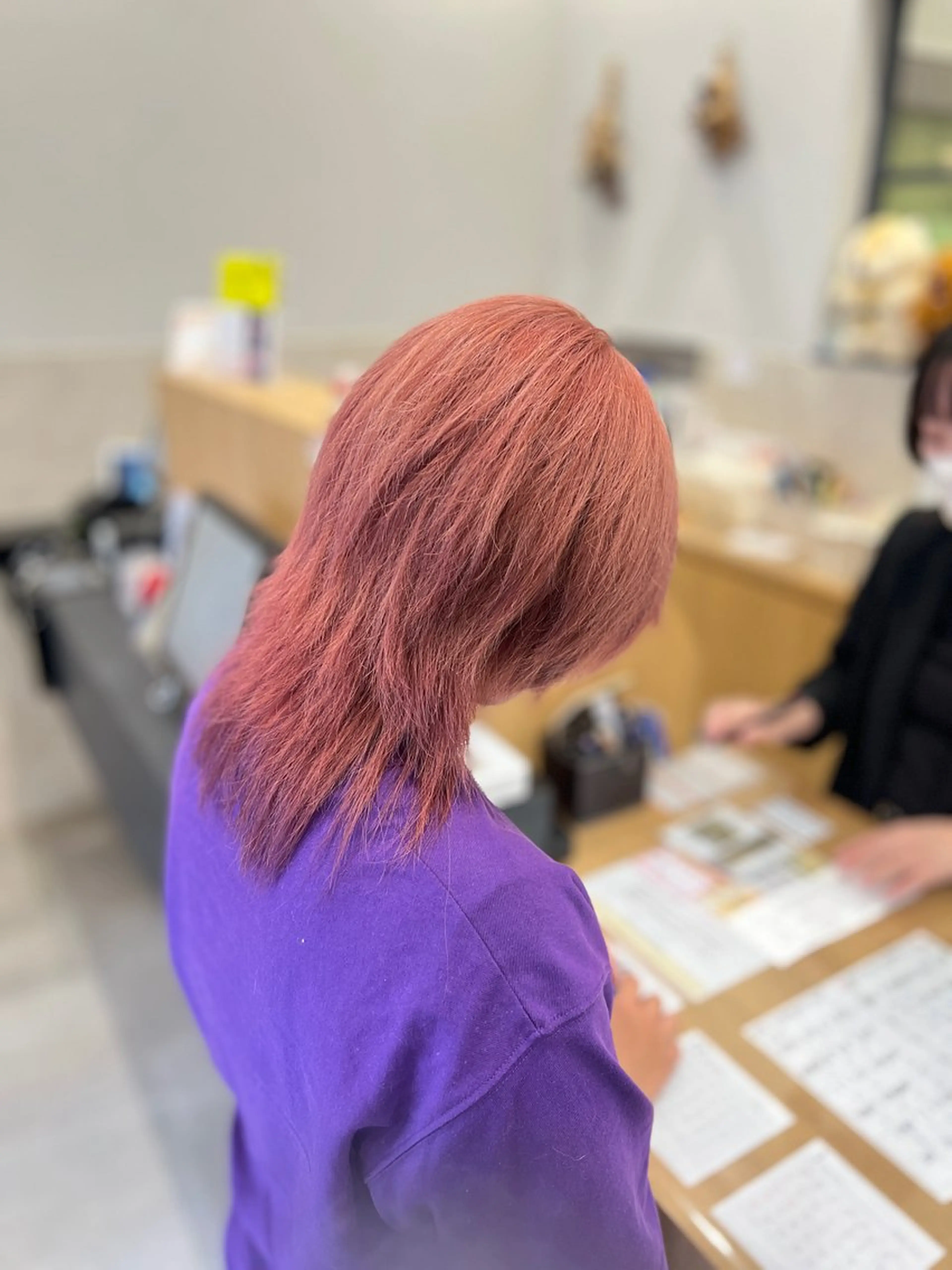 セミロング カラー ベージュカラー ブリーチ ピンクカラー ピンクベージュ カット ヘアカラー トリートメント 山口 玖瑠美のヘアスタイル