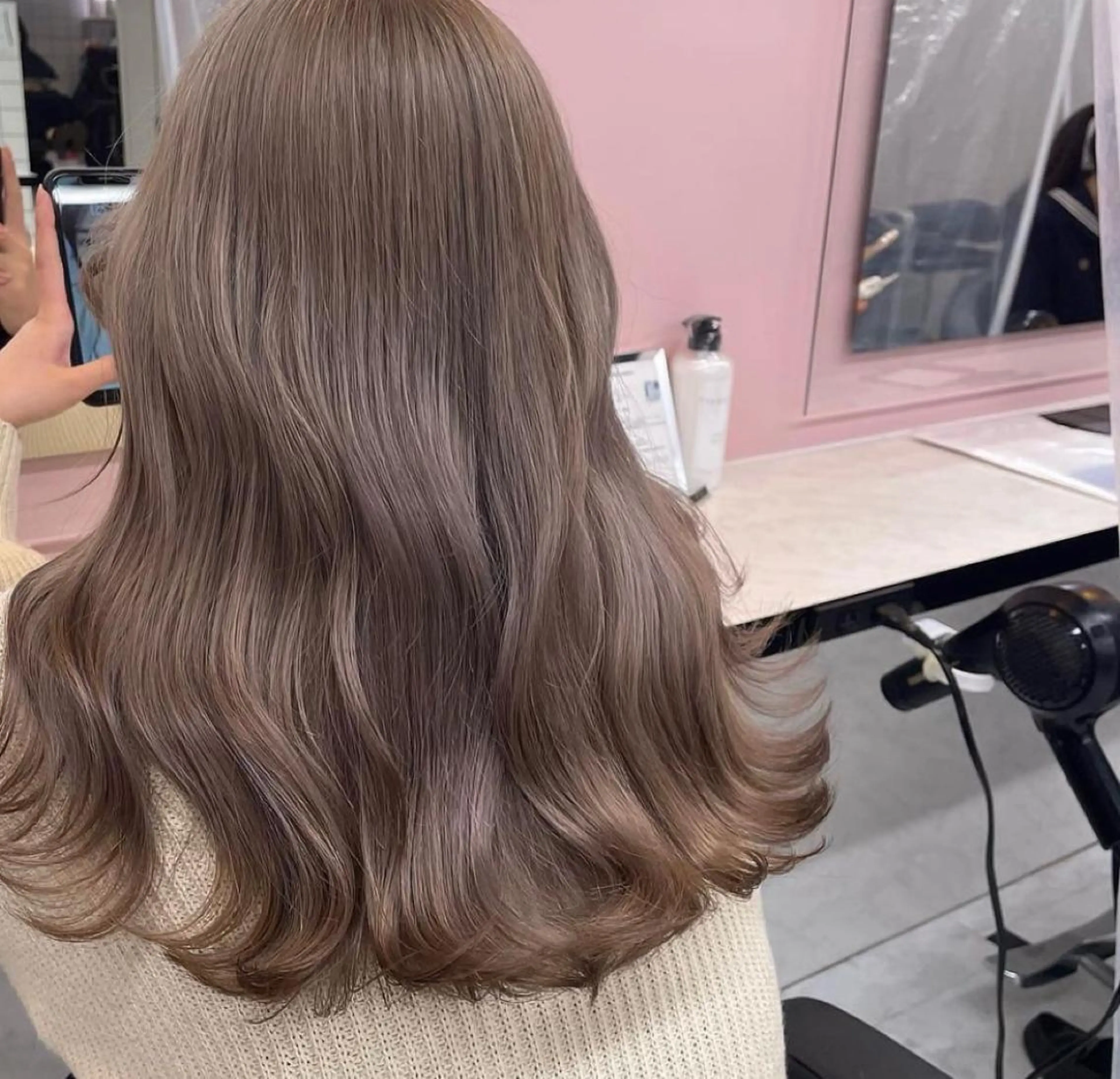 セミロング カラー パーマ ヘアアレンジ メンズ キッズ ネイル マツエク・マツパ アイブロウ ヘアカラー 堀井 凌平のヘアスタイル