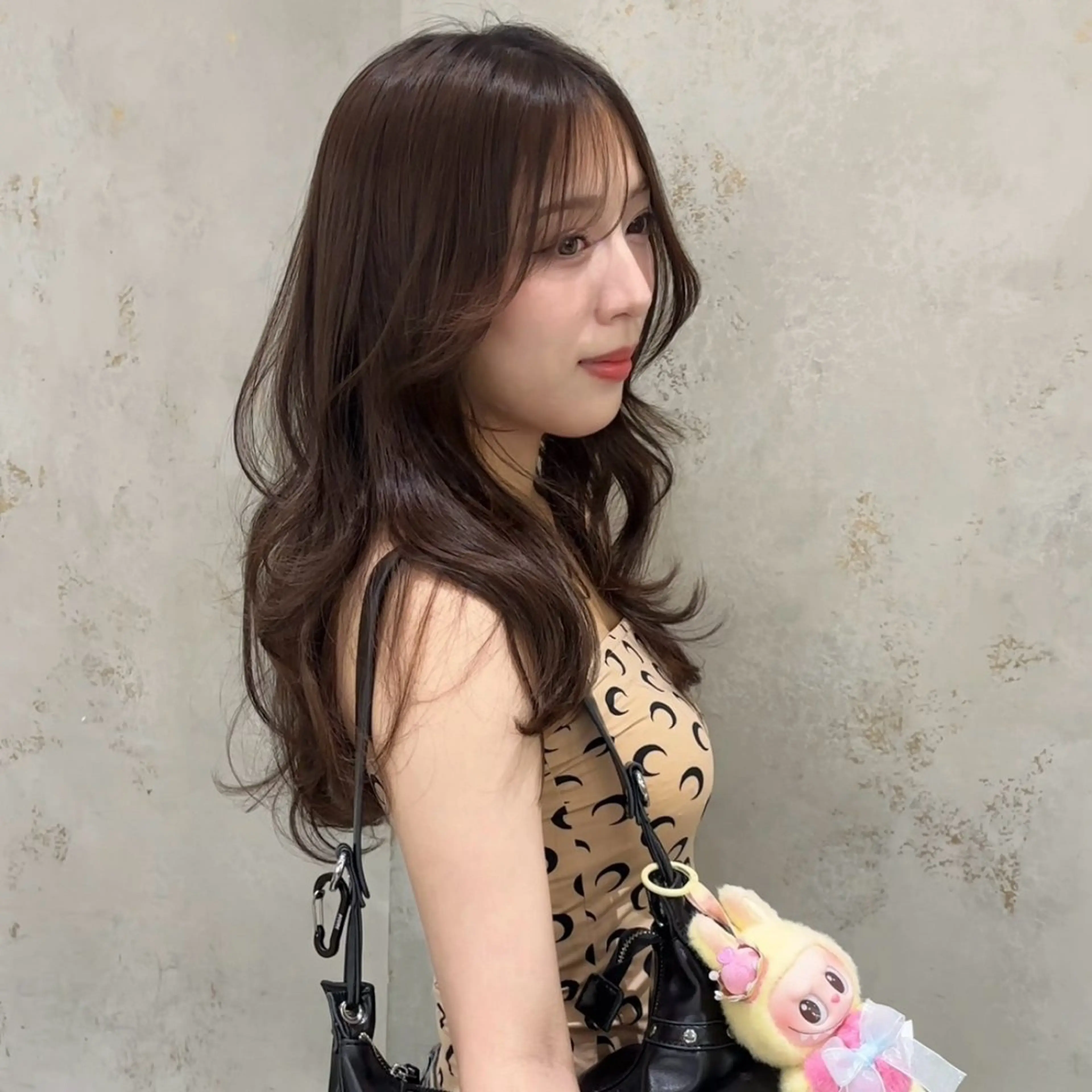 カラー Lond Melia所属・あいり／艶髪 、透明感カラー🩶のヘアスタイル