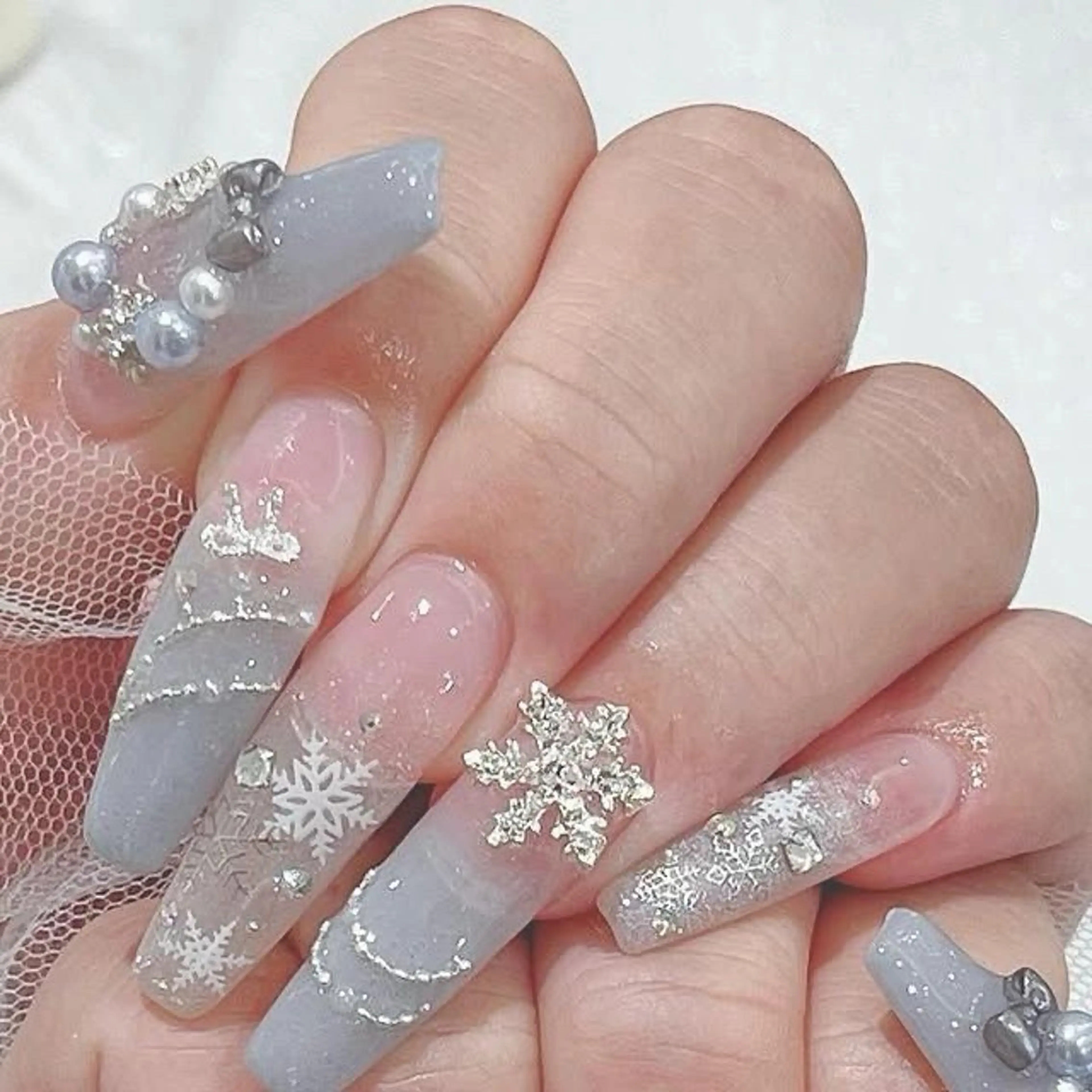 ネイル アートネイル 長さ出し ジェルネイル マグネットネイル ニュアンスネイル ハンドネイル Kanao_ CloudyChanのネイルデザイン