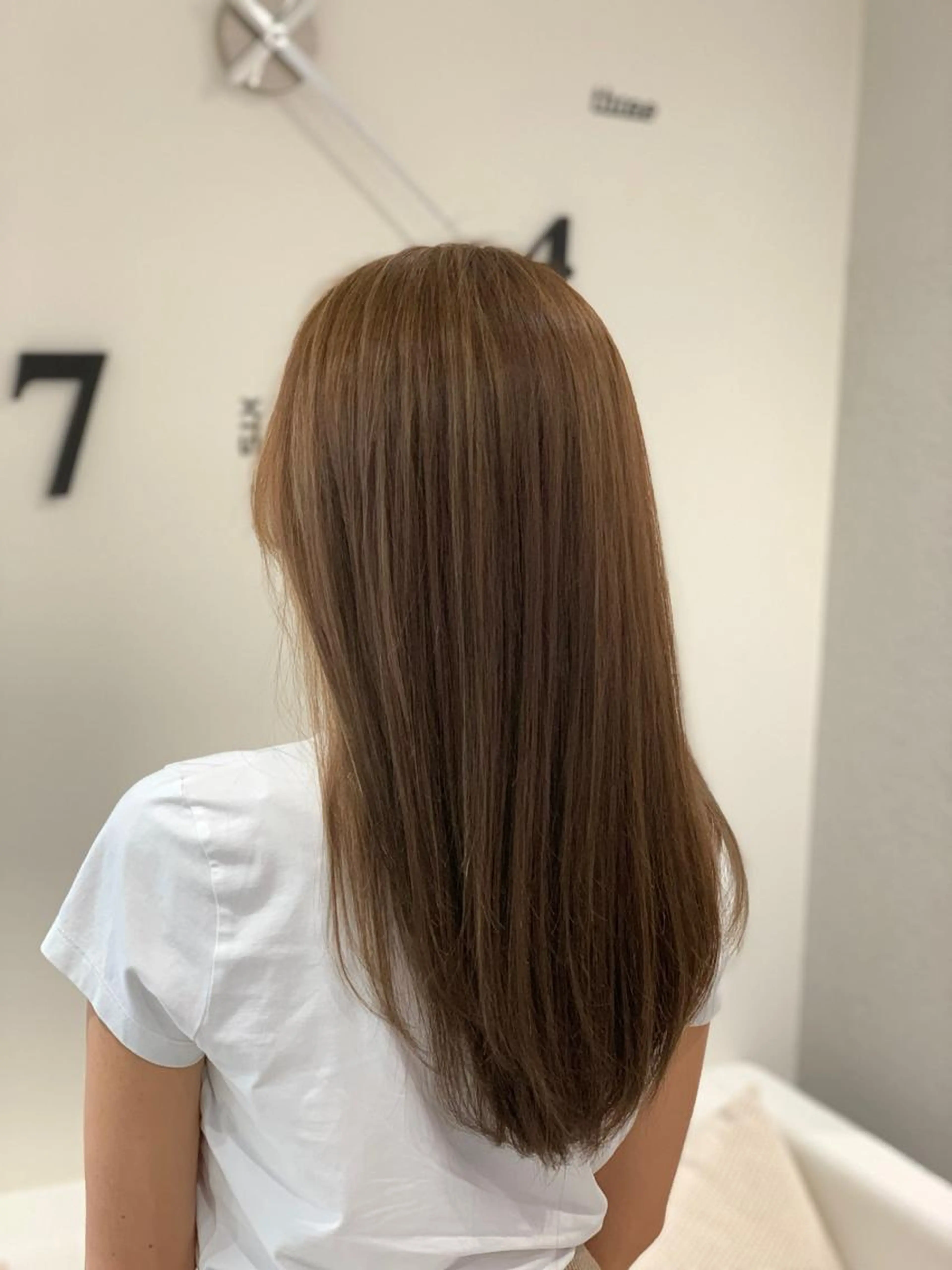 【更に透明感が欲しい方💫】カット+シークレットカラー《施術目安120分〜》の写真