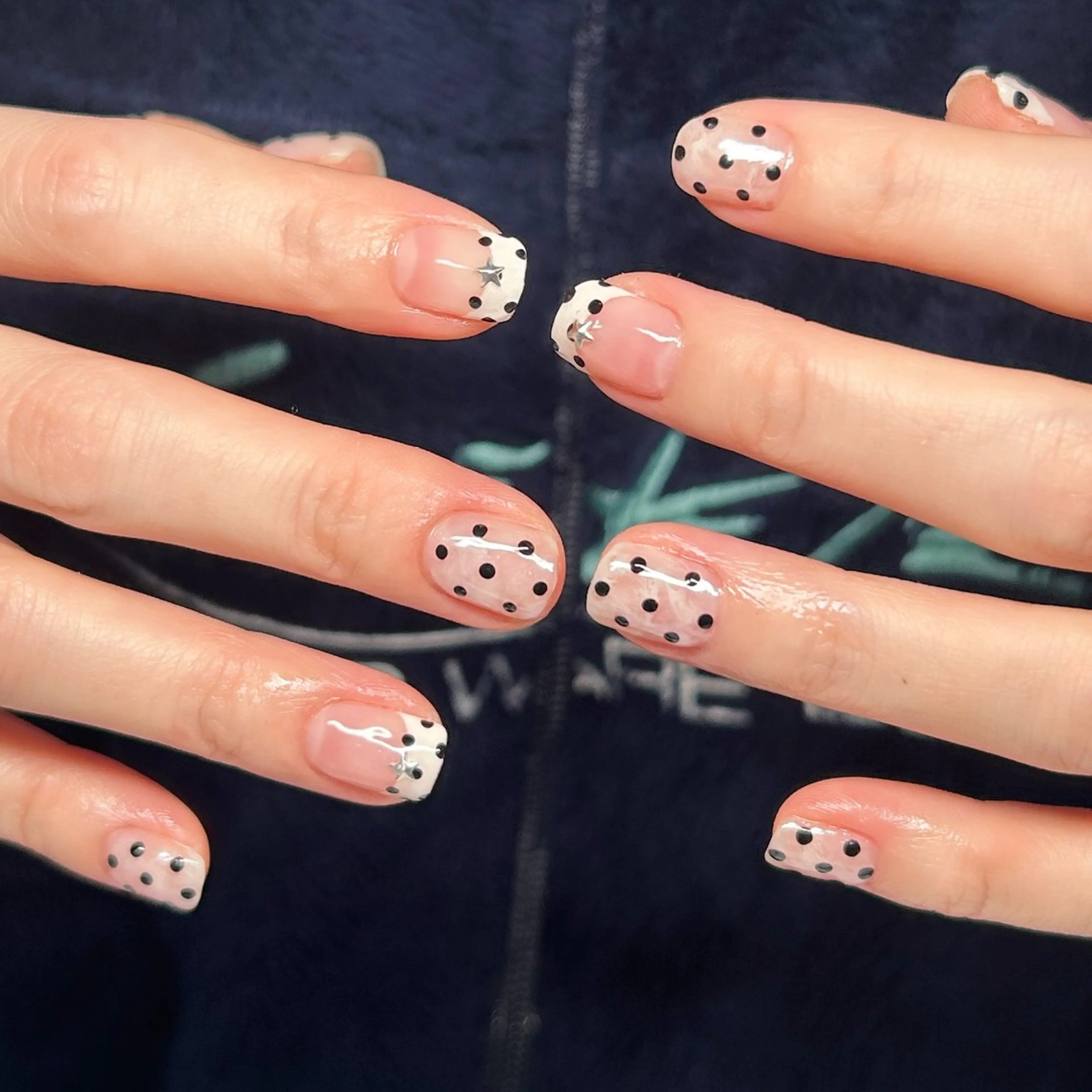 ネイル 持ち込み Hanna 🫧のネイルデザイン