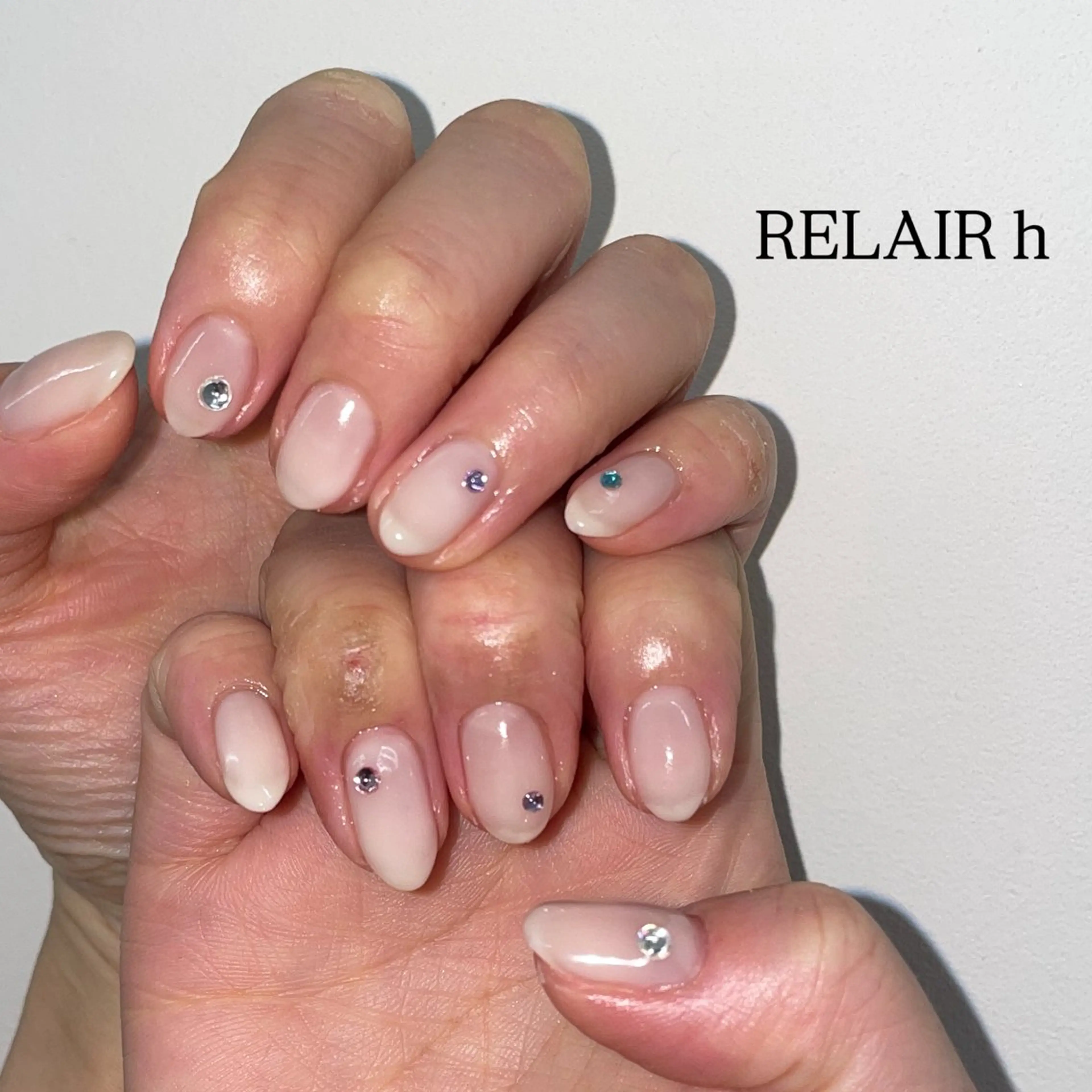 ネイル RELAIR h所属・西村 彩音のネイルデザイン