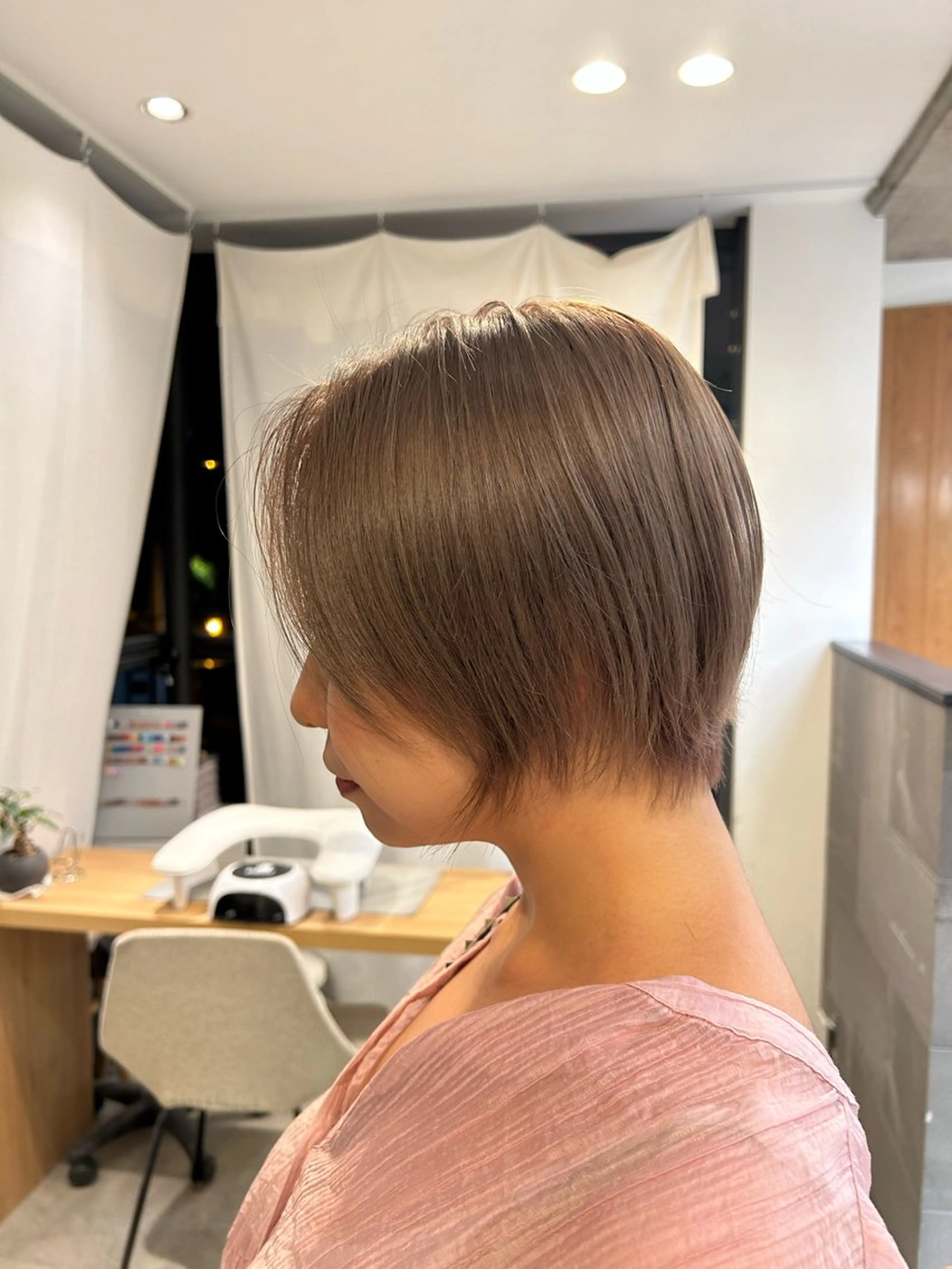 カラー ブリーチ 馬場 菜乃夏のヘアスタイル