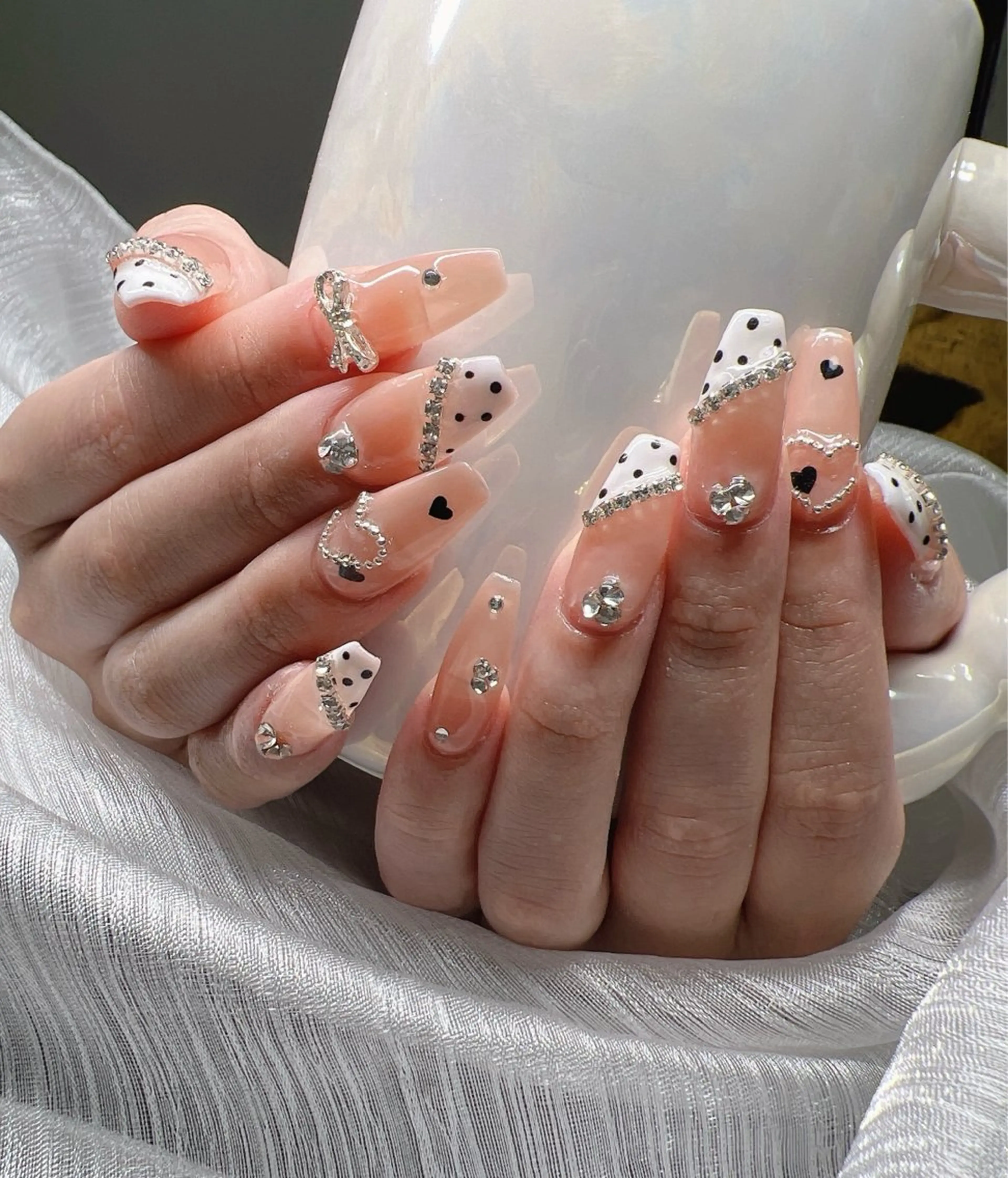 ネイル マグネットネイル ピンク ネイルチップ 冬ネイル Lee Nailsのネイルデザイン