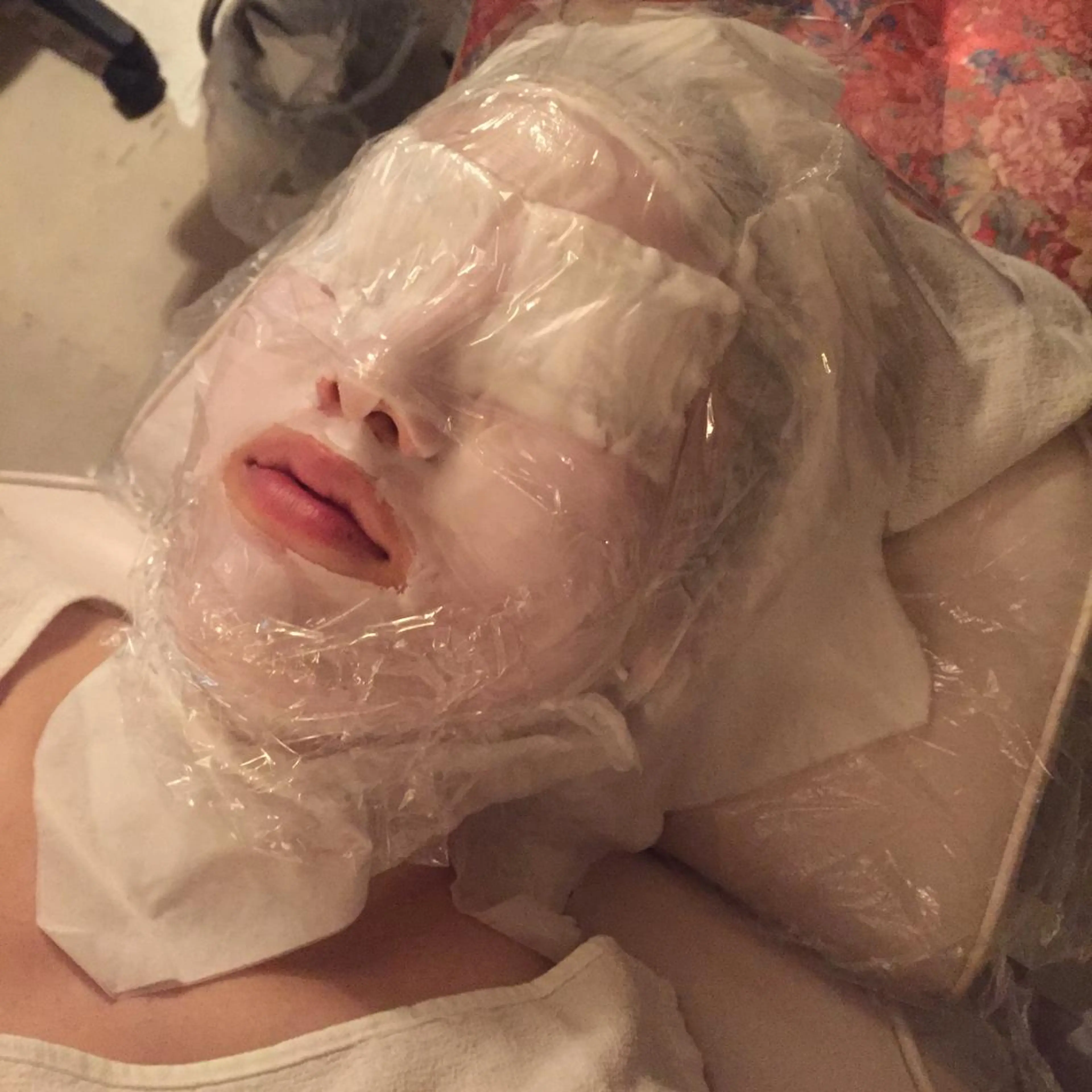 1回で透明感、リフトアップ、小顔を実感したい方！フェイシャル & 首肩デコルテマッサージ＋お手入れレッスン¥2750付の写真