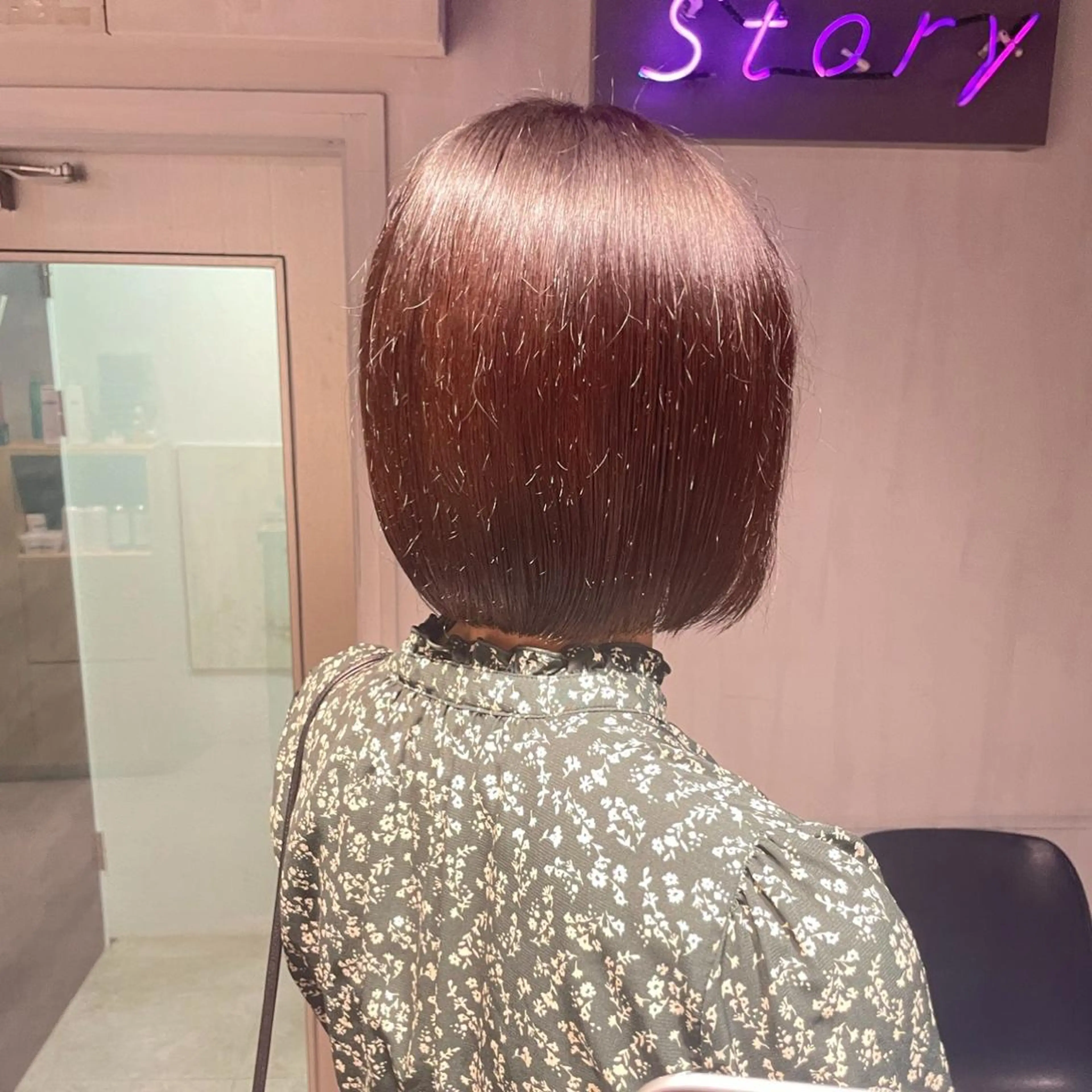 セミロング カラー カット ヘアカラー トリートメント ヘッドスパ ヘアセット 🦋ハイトーンボブ ショート🦋トシキのヘアスタイル