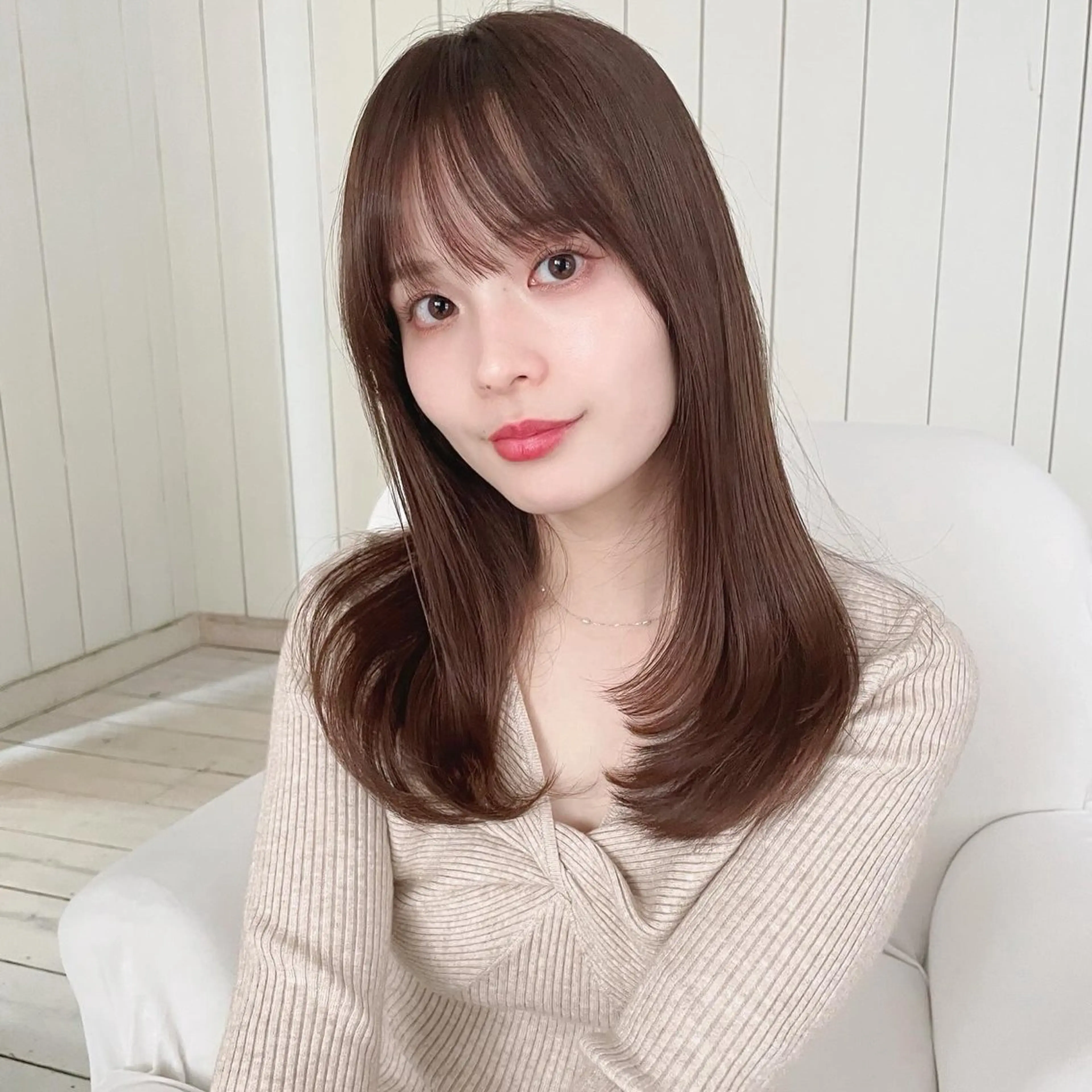 セミロング カット ヘアカラー トリートメント 山本翔一郎 韓国顔周りレイヤーのヘアスタイル