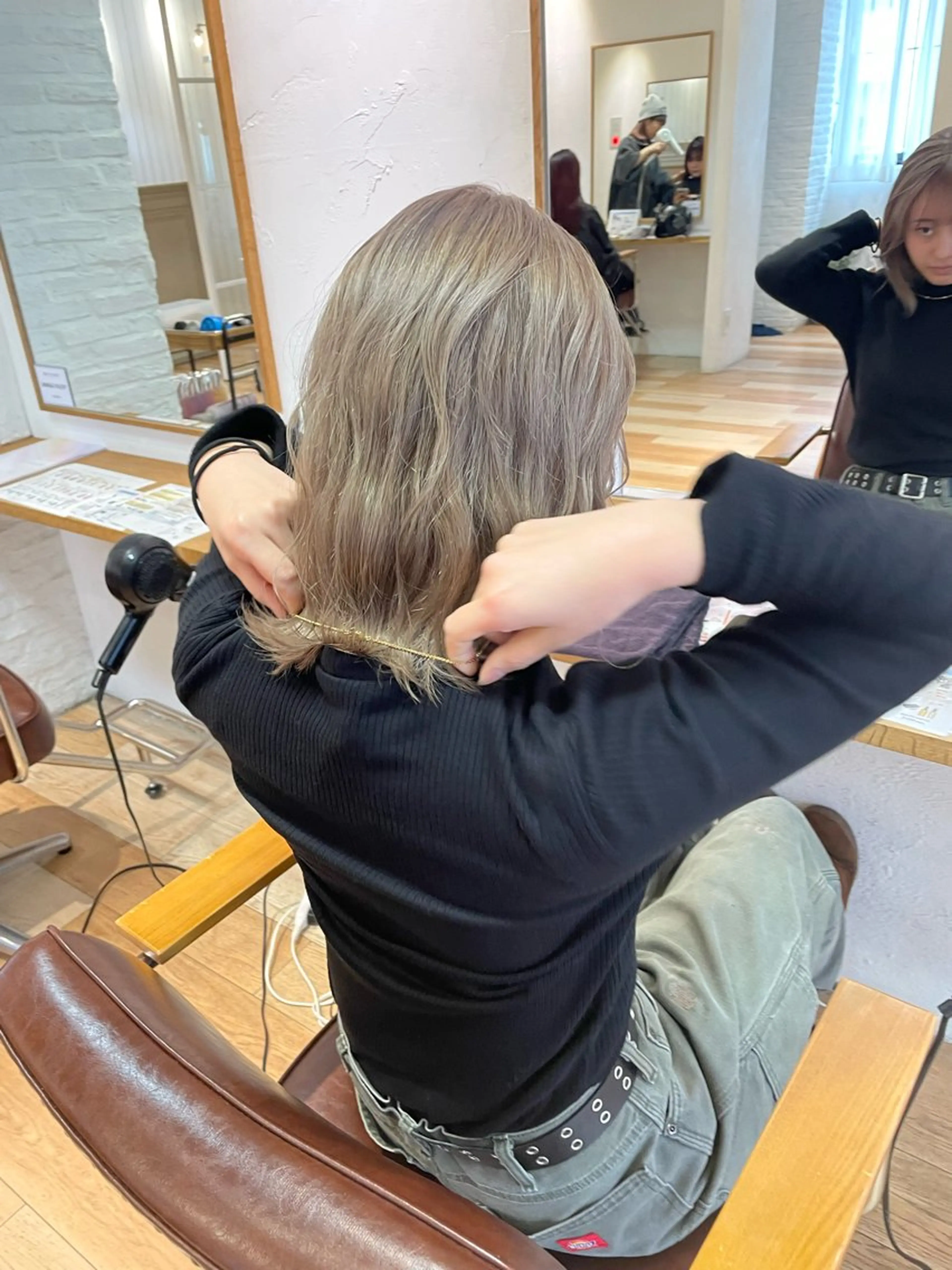 ミディアム カラー ヘアカラー ミルクティー× グレージュMOMOのヘアスタイル