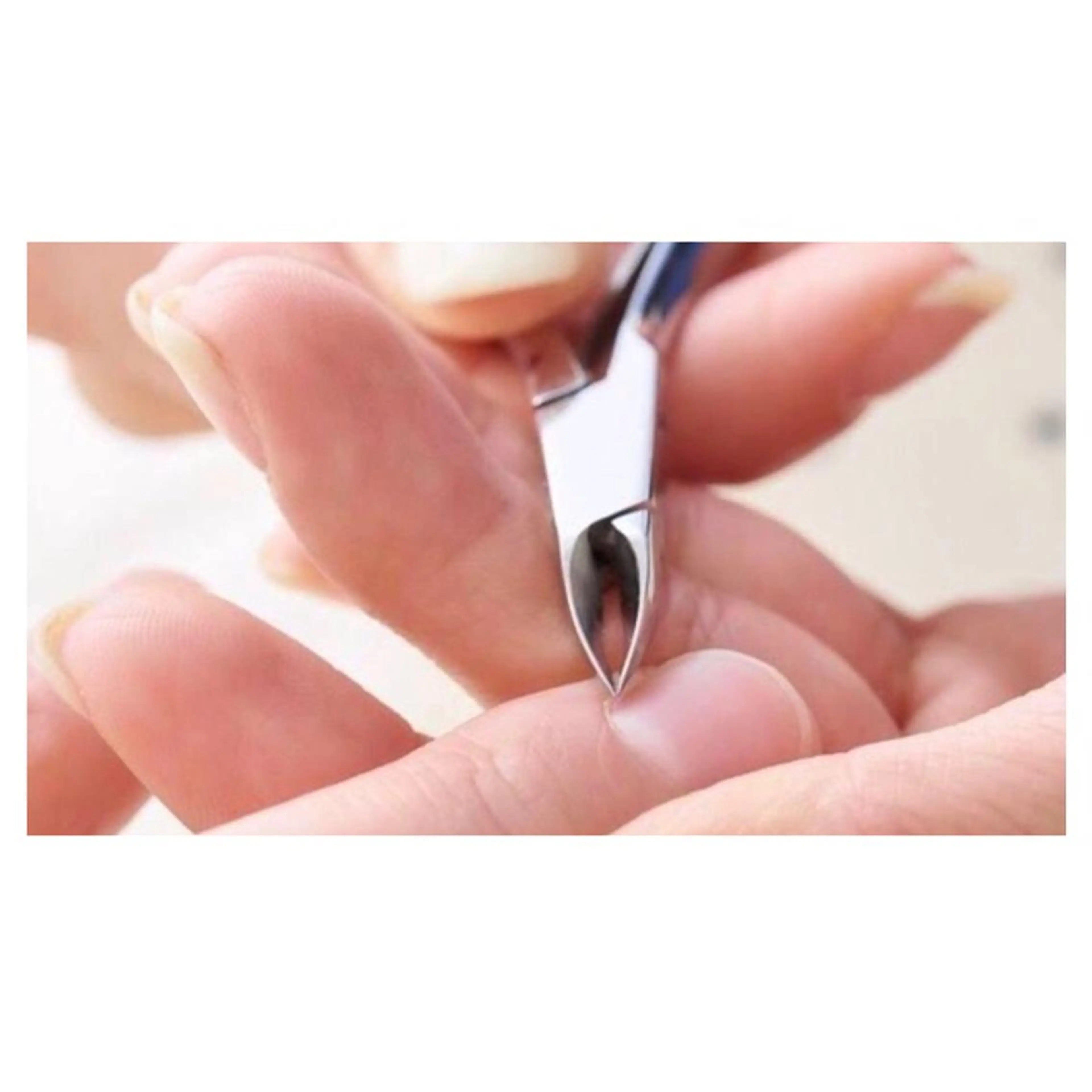 【オフのみ】フットも可。ジェルをお休みされる方にお勧め☆丁寧にオフしたあと甘皮ケア、お爪の強化剤でお仕上げするコースの写真