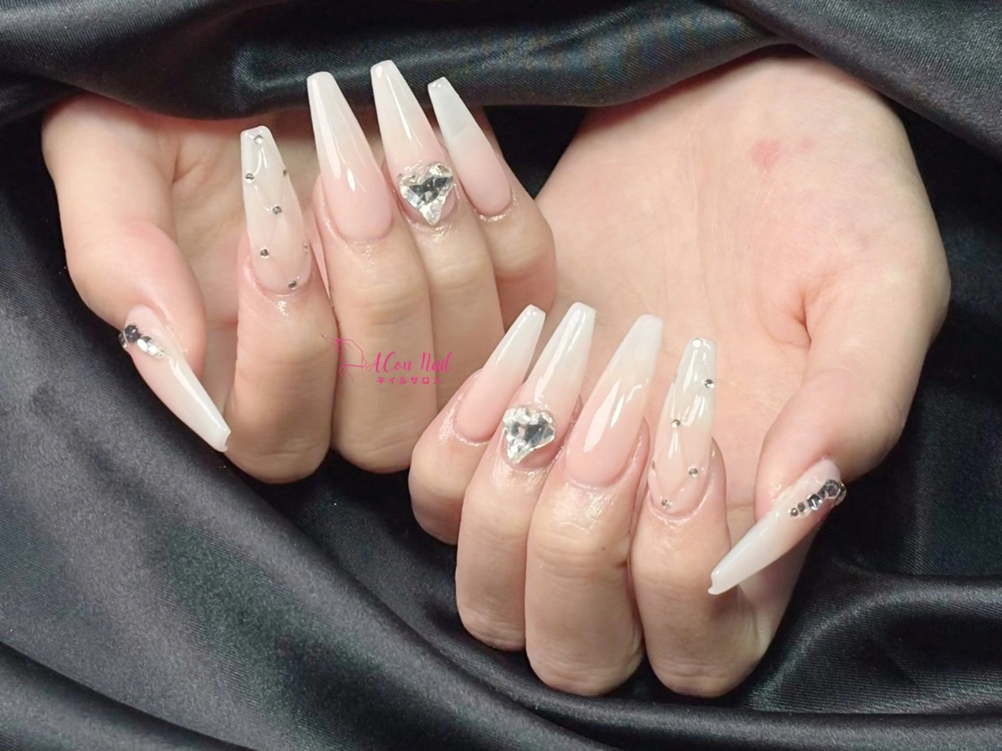 ネイル 桜ネイル 長さ出し フラワーネイル フレンチネイル ジェルネイル ハンドネイル AConNailSalon所属・ACon NailSalonのネイルデザイン