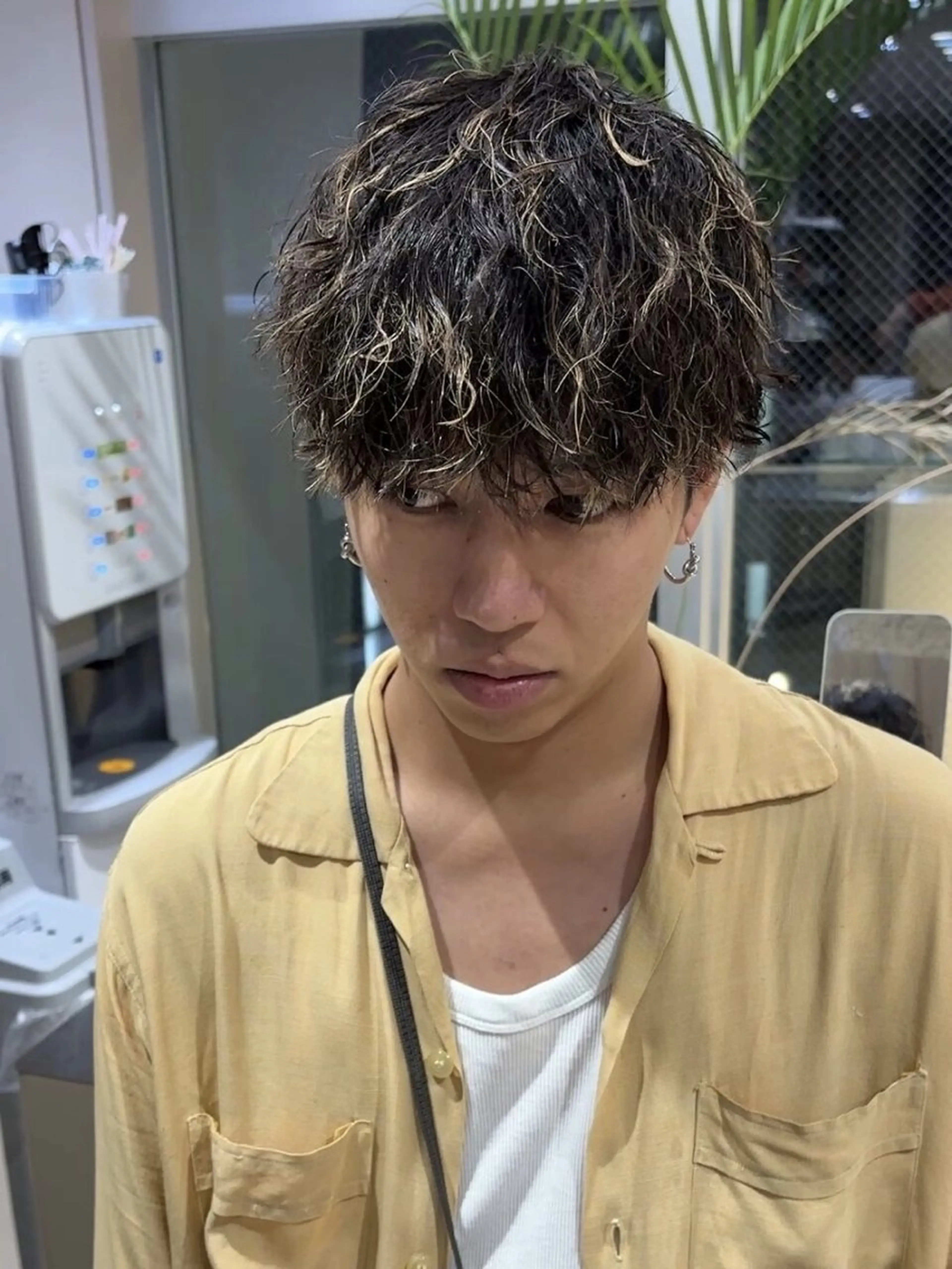 ショート パーマ メンズ メンズバレイヤージュ メンズブリーチ メンズハイライト メンズインナーカラー メンズメッシュ カット 髪質改善/透明感 OAK兵庫のヘアスタイル