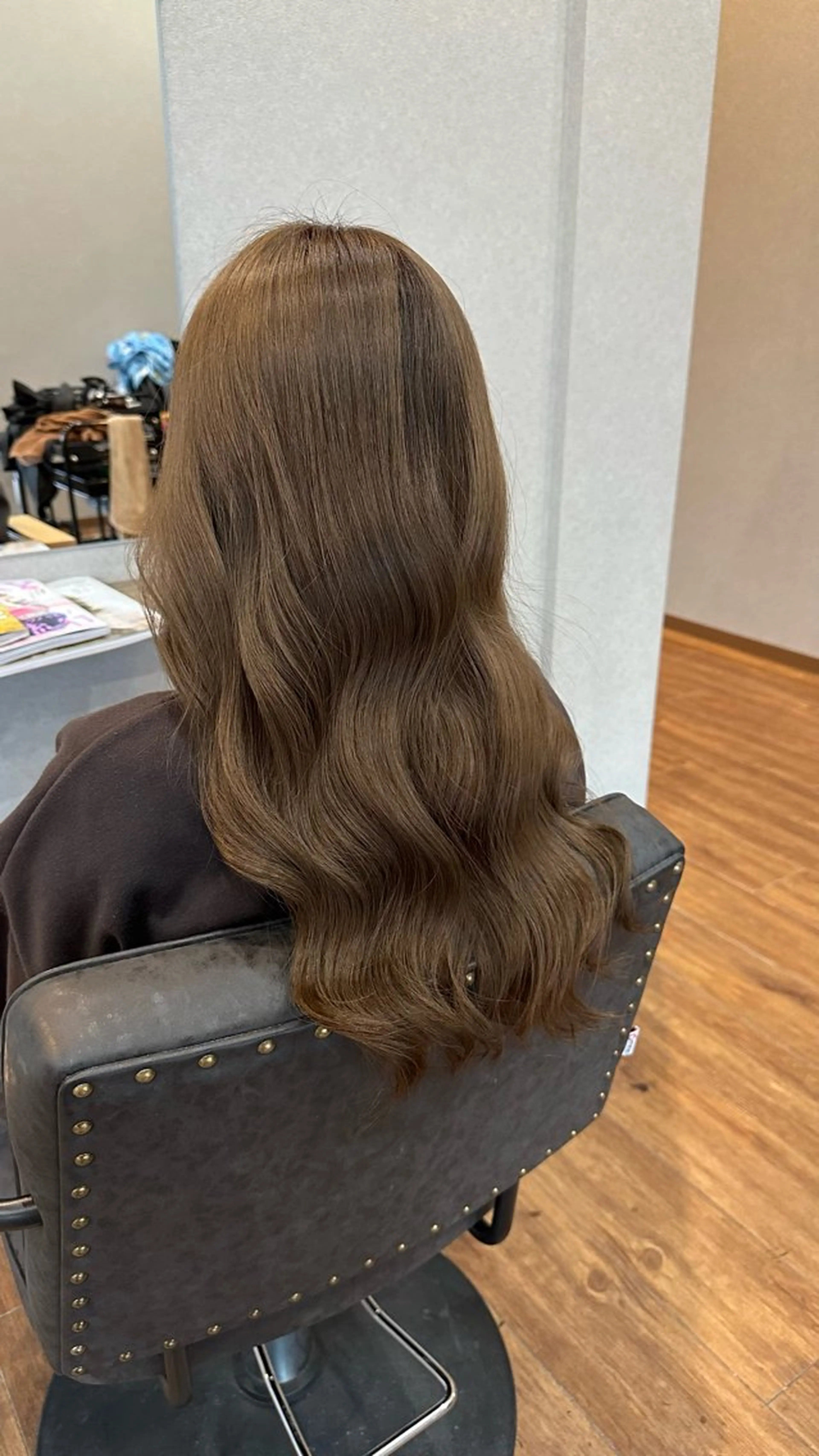 ロング カラー アッシュ アッシュブラウン ブラウンカラー ヘアカラー トリートメント clocca所属・鵜飼 真伍のヘアスタイル