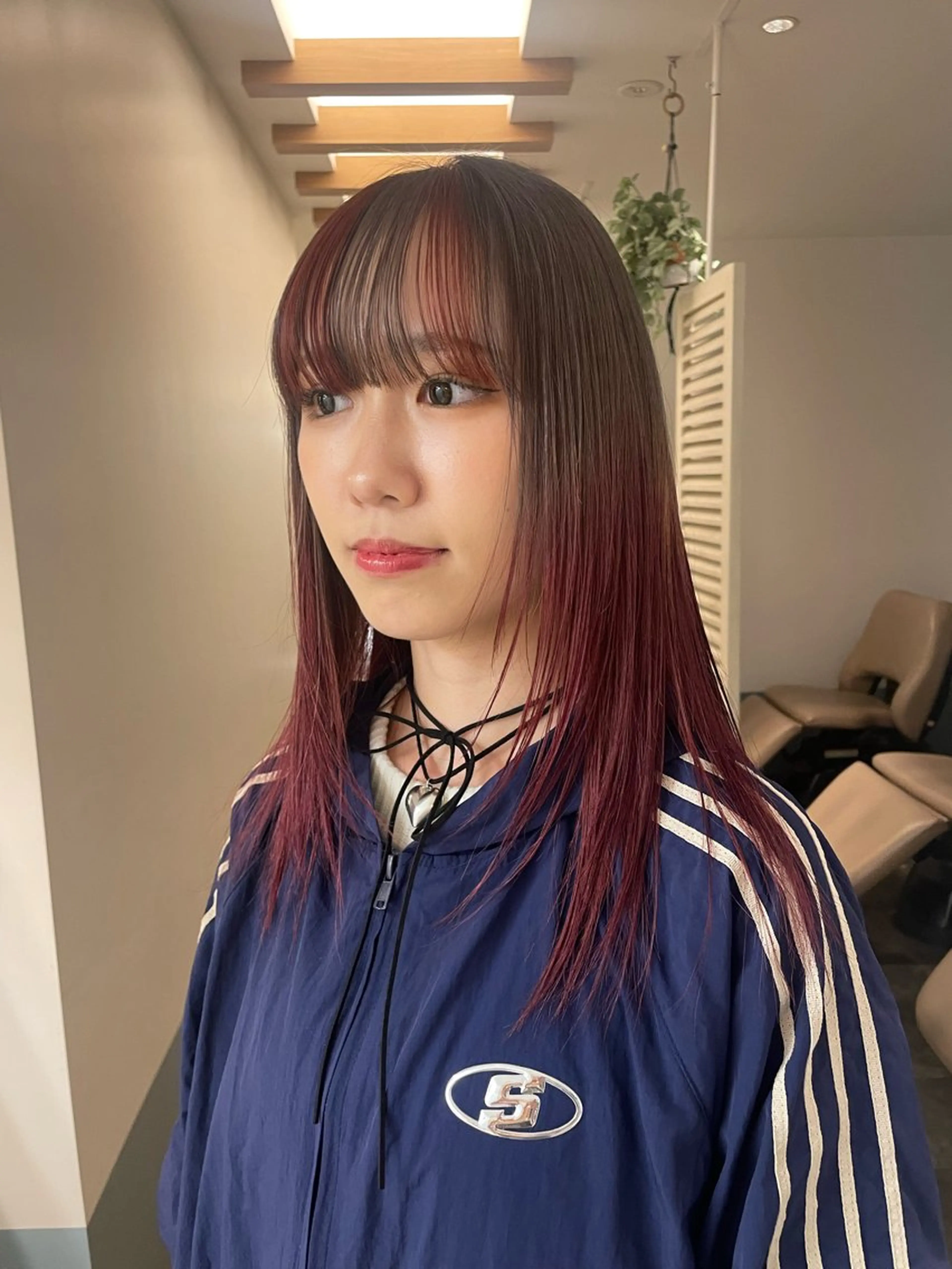 ミディアム カラー リカ/ハイトーン ・オリーブ🍀のヘアスタイル