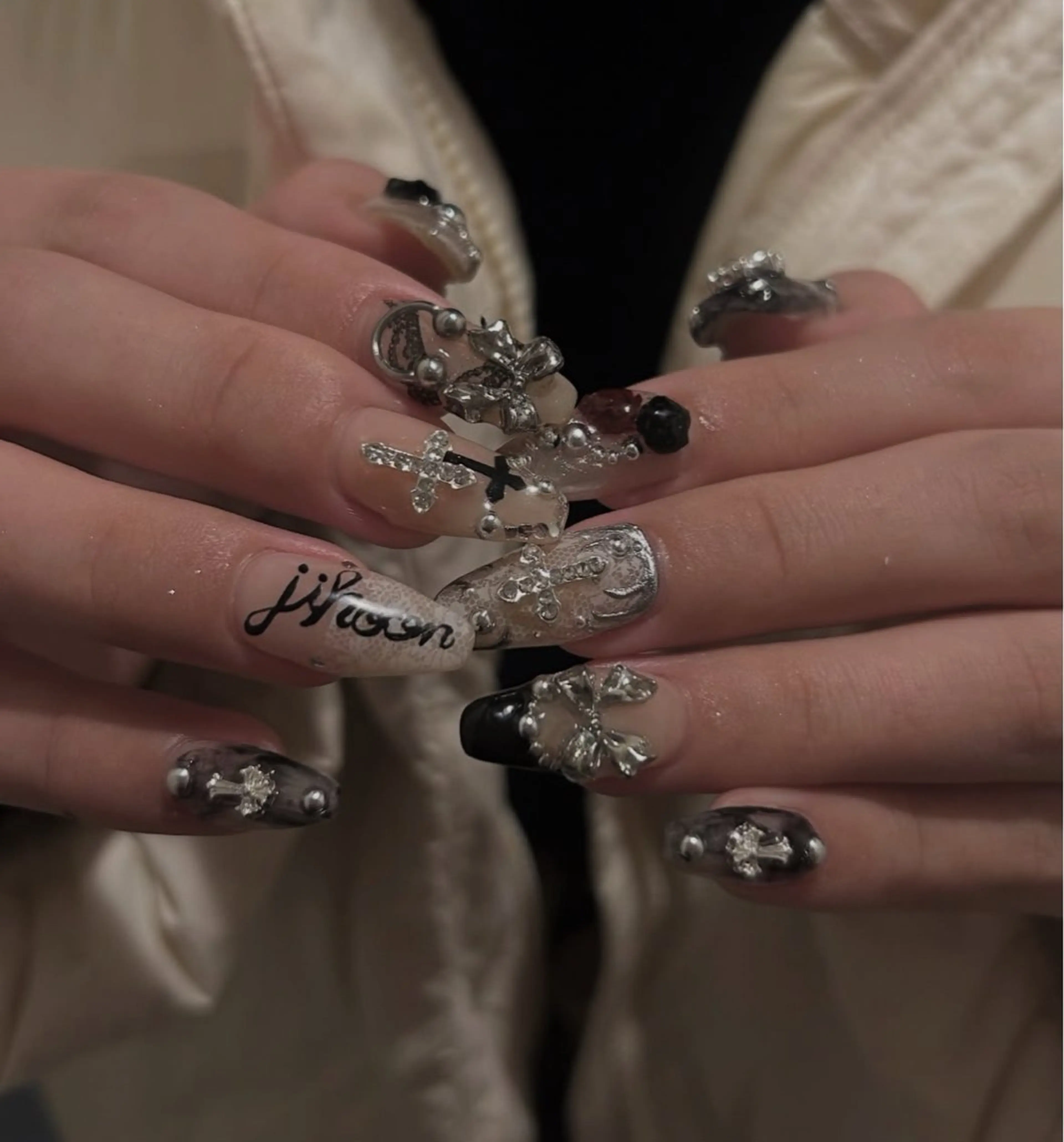 ネイル ハンドネイル emure. .のネイルデザイン