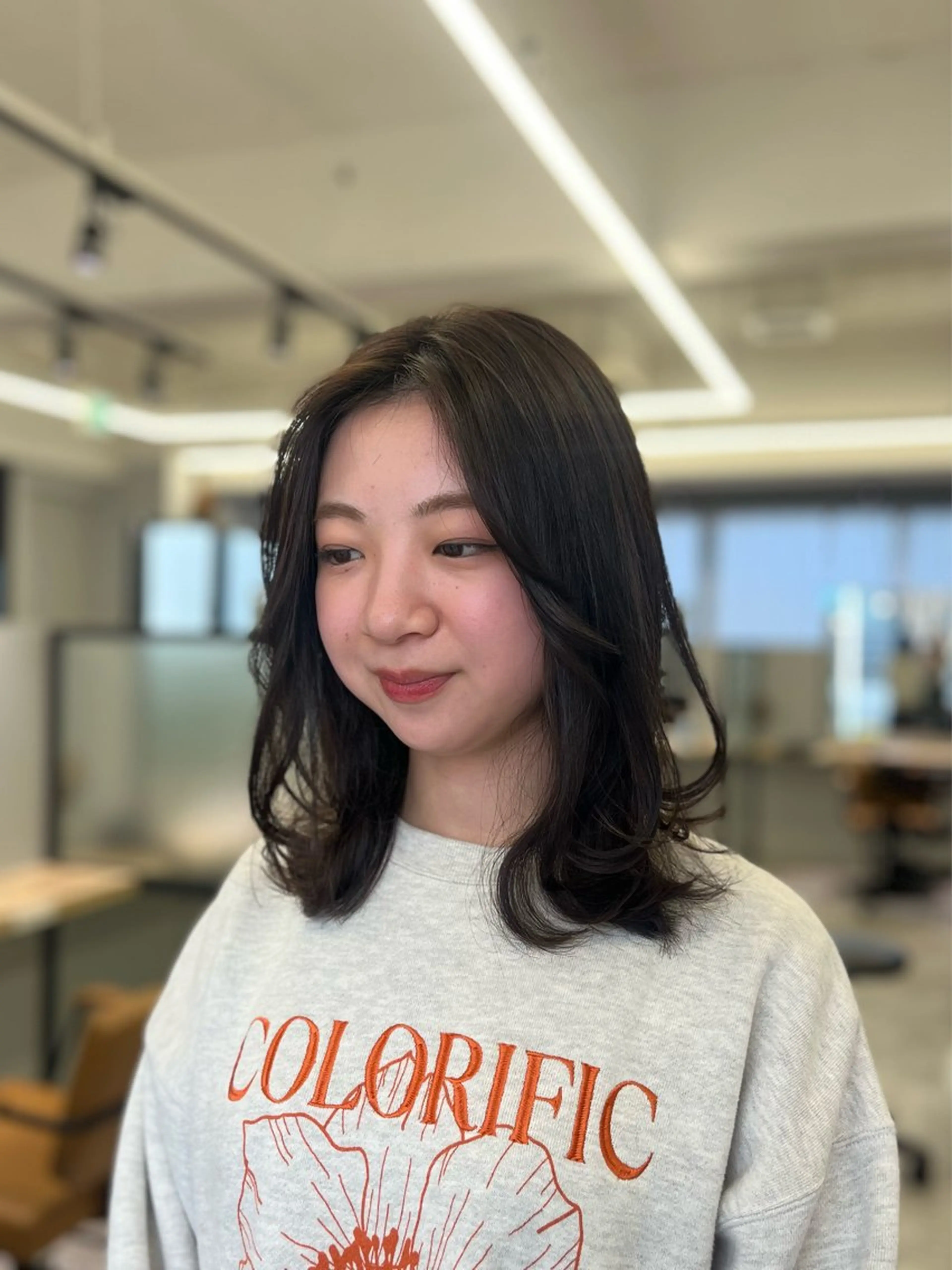 セミロング くびれヘア くびれレイヤー レイヤーカット 木寺 樹莉のヘアスタイル