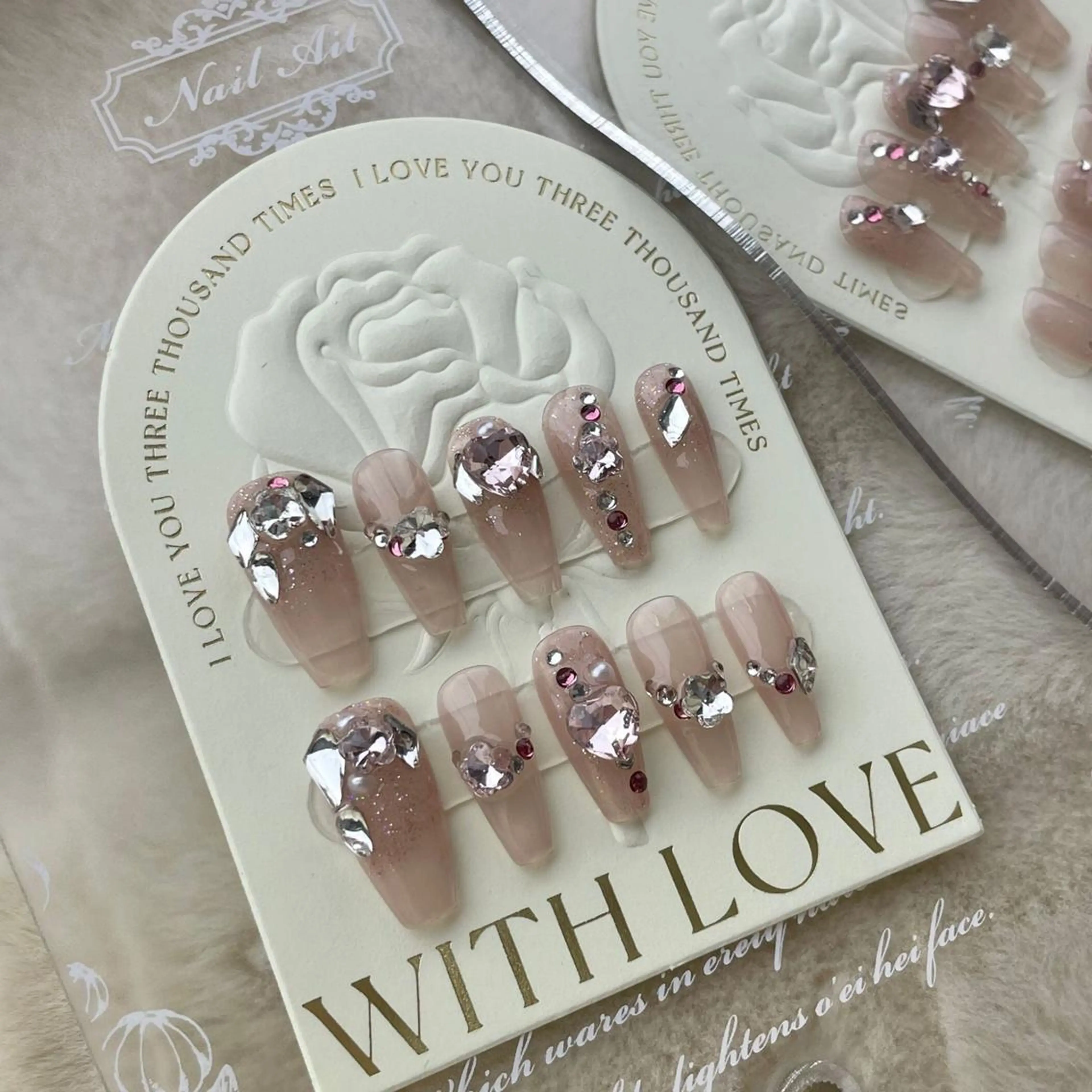 ネイル ハンドネイル ハンドケア Amy 🤍のネイルデザイン