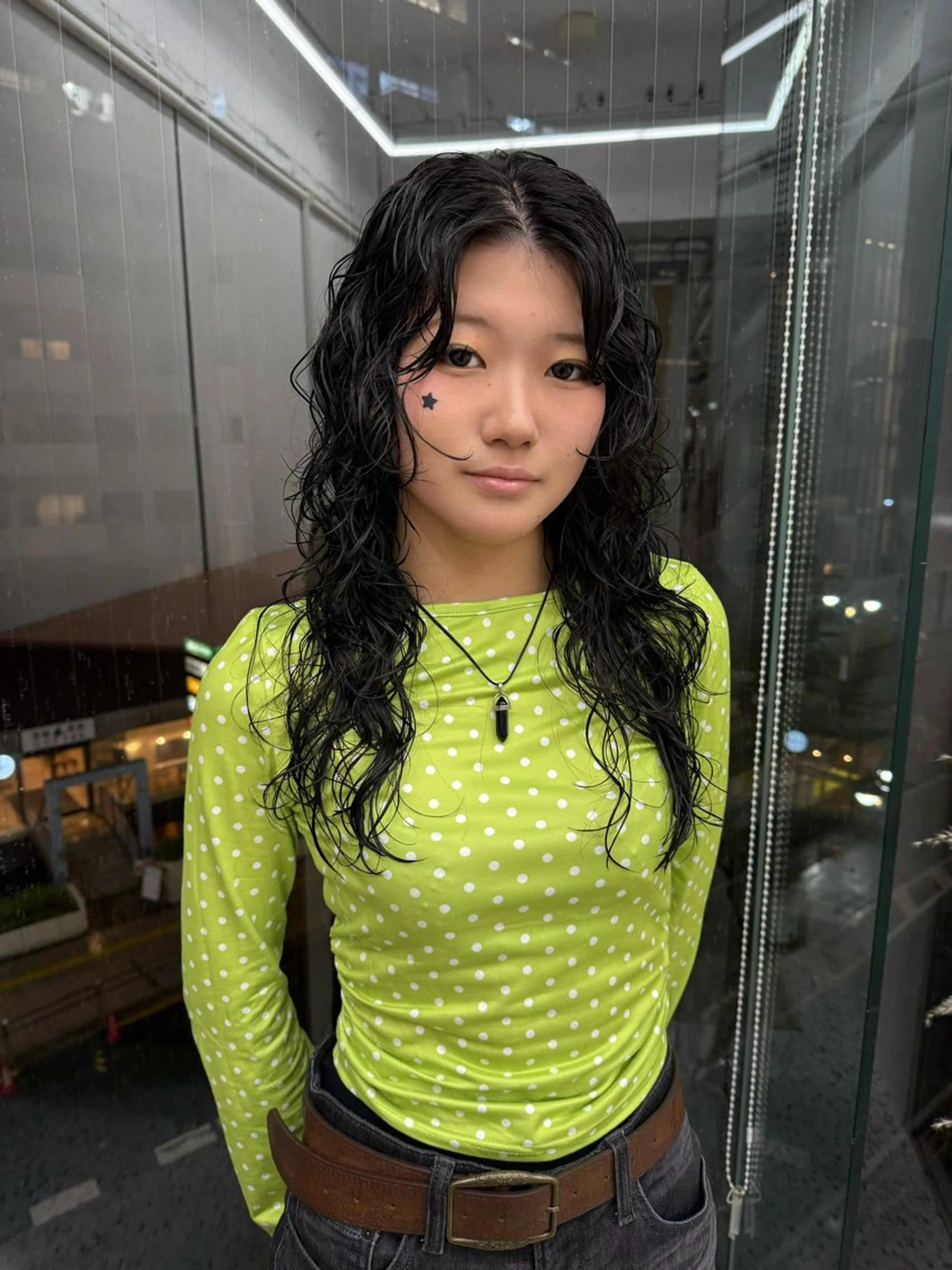 ロング パーマ スパイラルパーマ カット パーマ トリートメント スパイラルパーマ 🌐hina⭐️のヘアスタイル