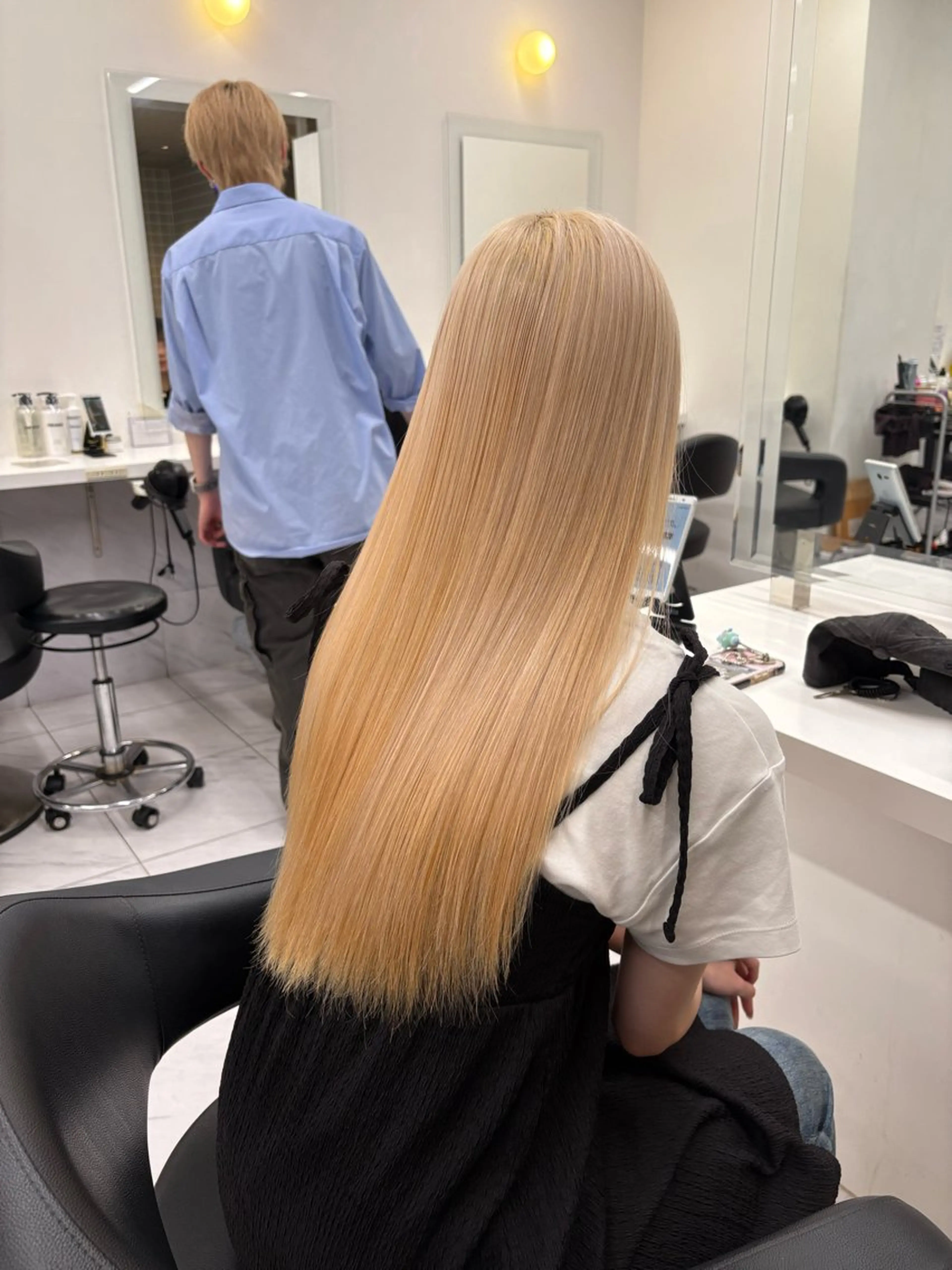 カラー ヘアカラー 透明感ベージュ🤎 ナチュラルレイヤーのヘアスタイル