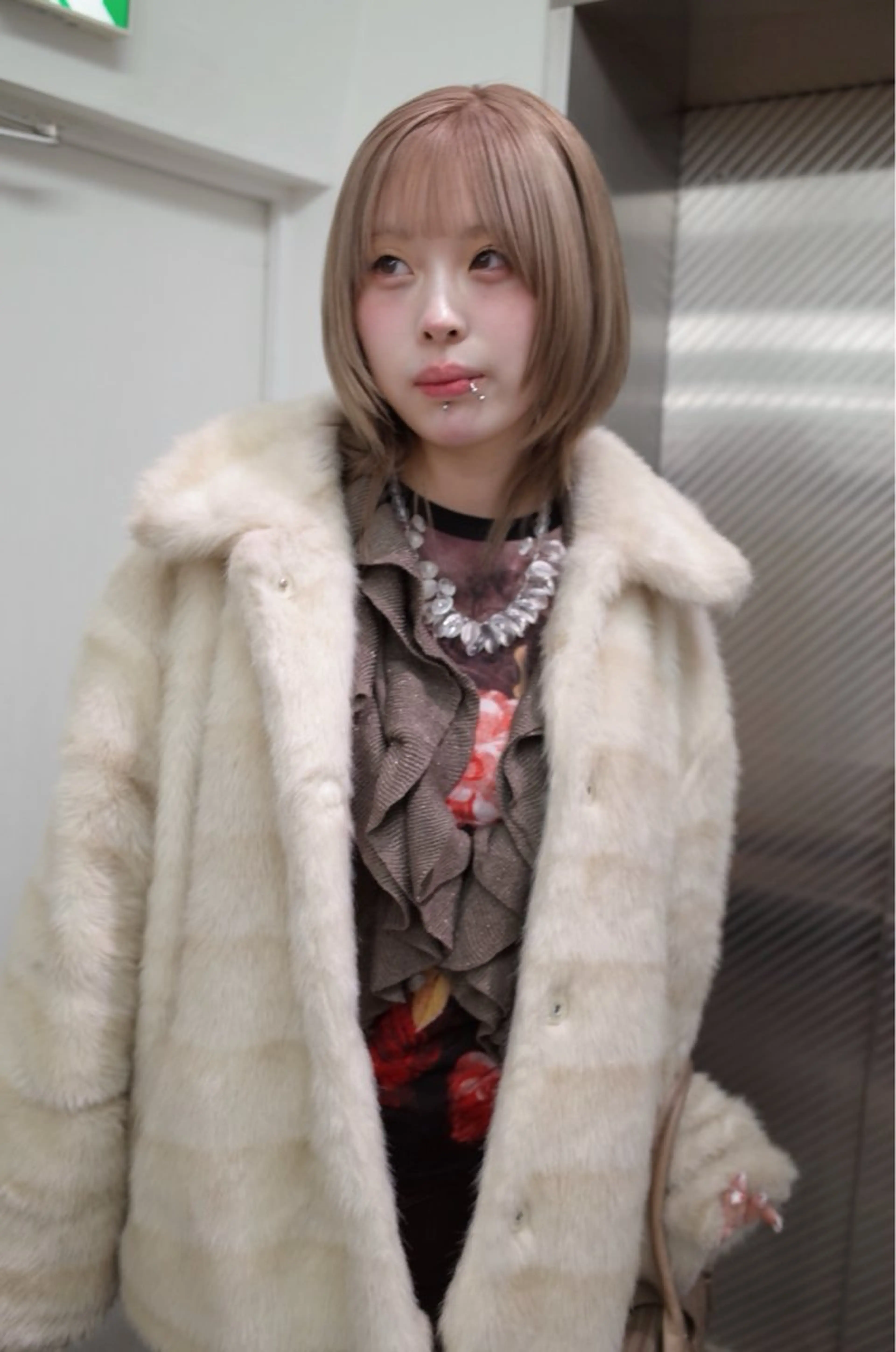 ミディアム カラー IDE AYANEのヘアスタイル