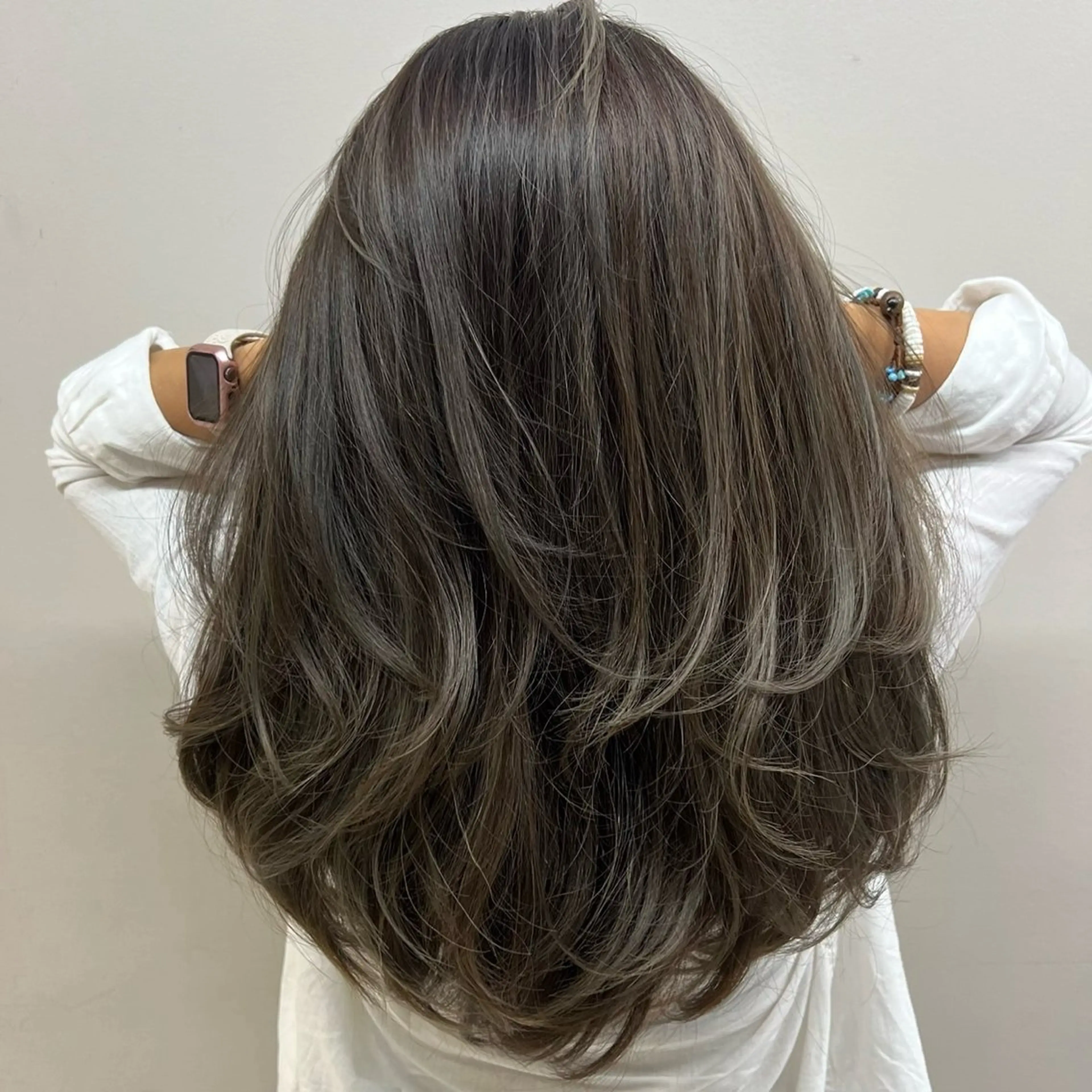 【平日限定】白髪ぼかしハイライト＋カット＋カラー＋トリートメントの写真