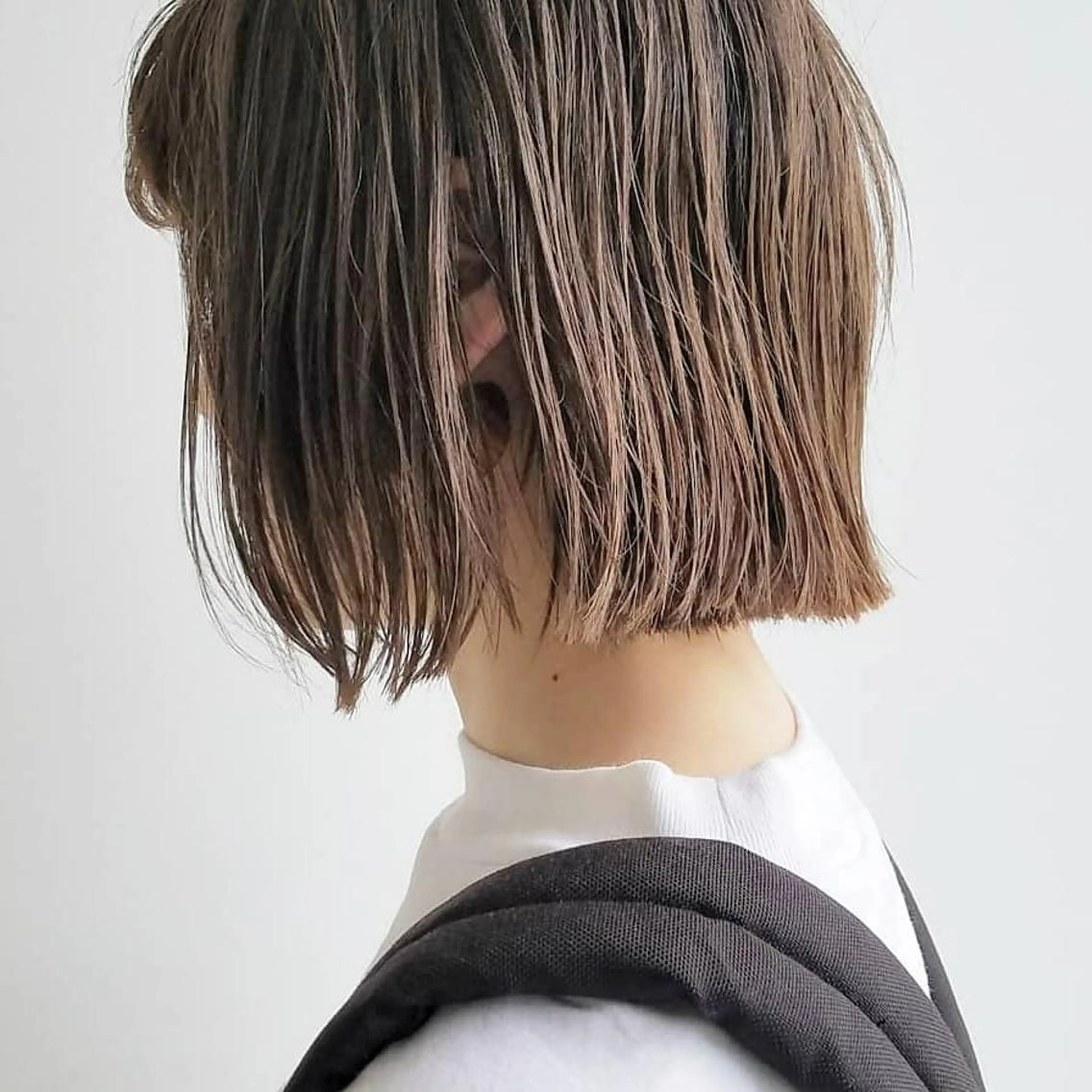 カラー ショート パーマ ボブ iplus✴ まつげ、眉毛、耳つぼのマツエク・マツパデザイン